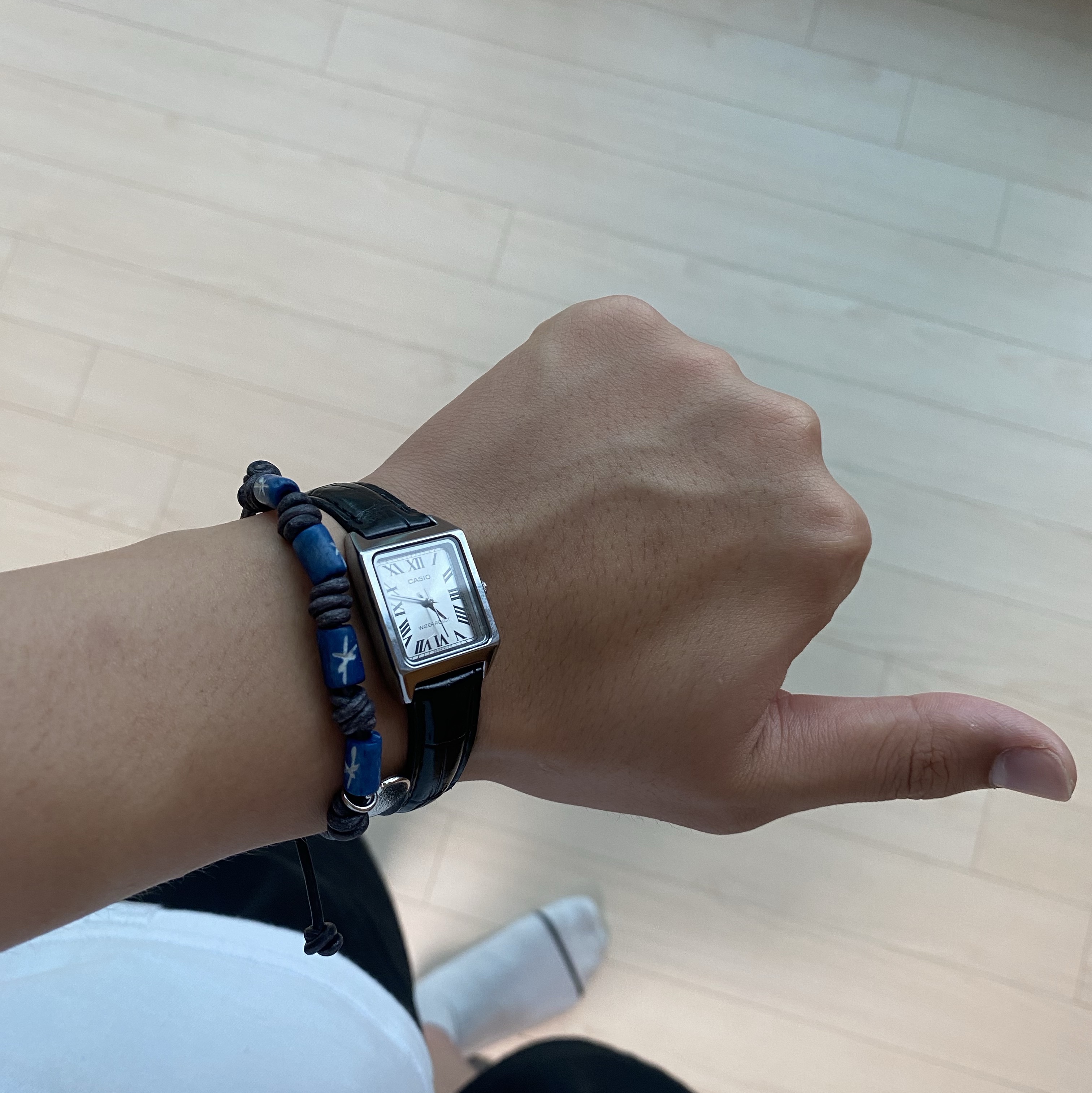 TOWTOW.ARCHIVE Eclipse Bracelet Blue, Casio LTP-V007L-7B1 착용 스타일