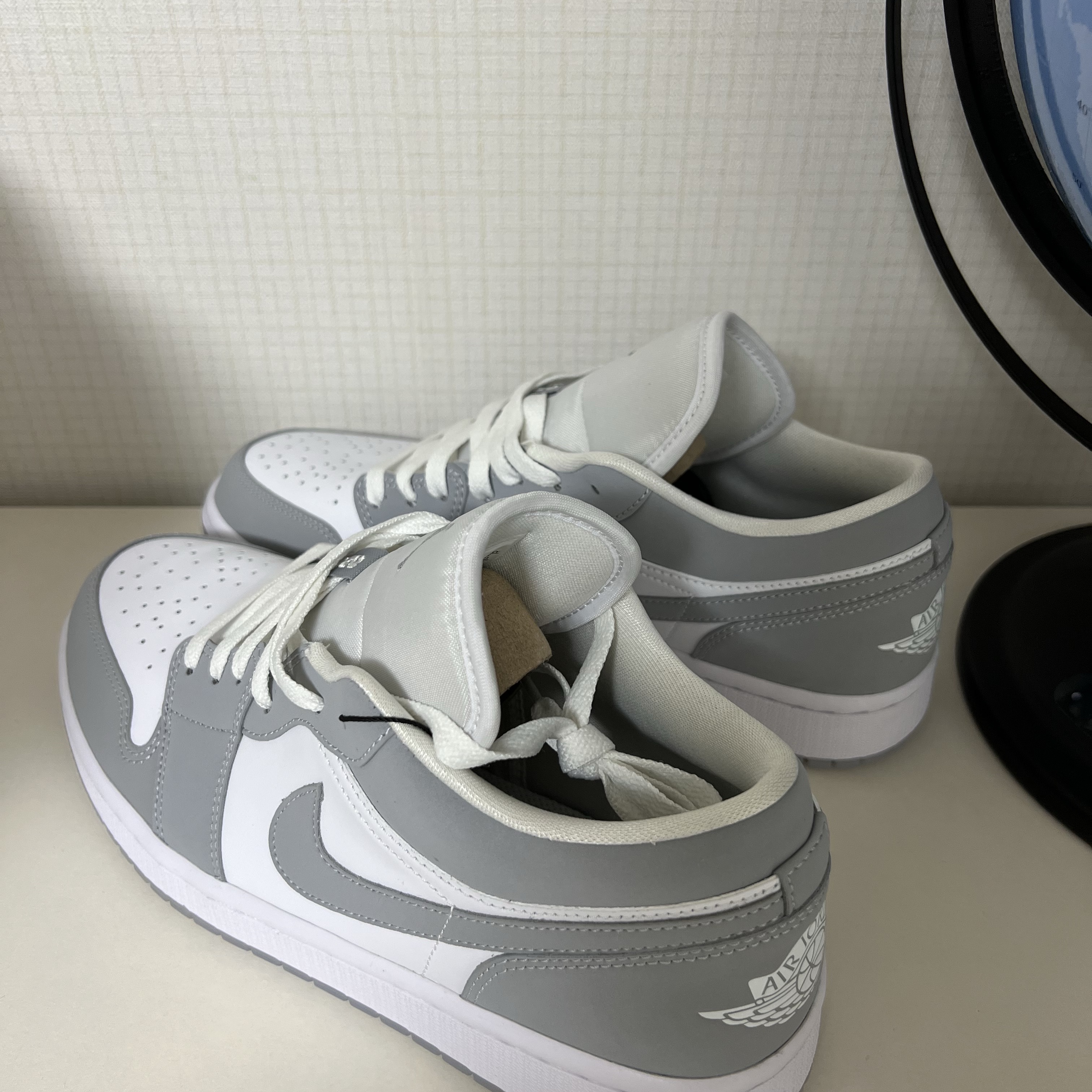 (W) Jordan 1 Low White Wolf Grey 착용 스타일