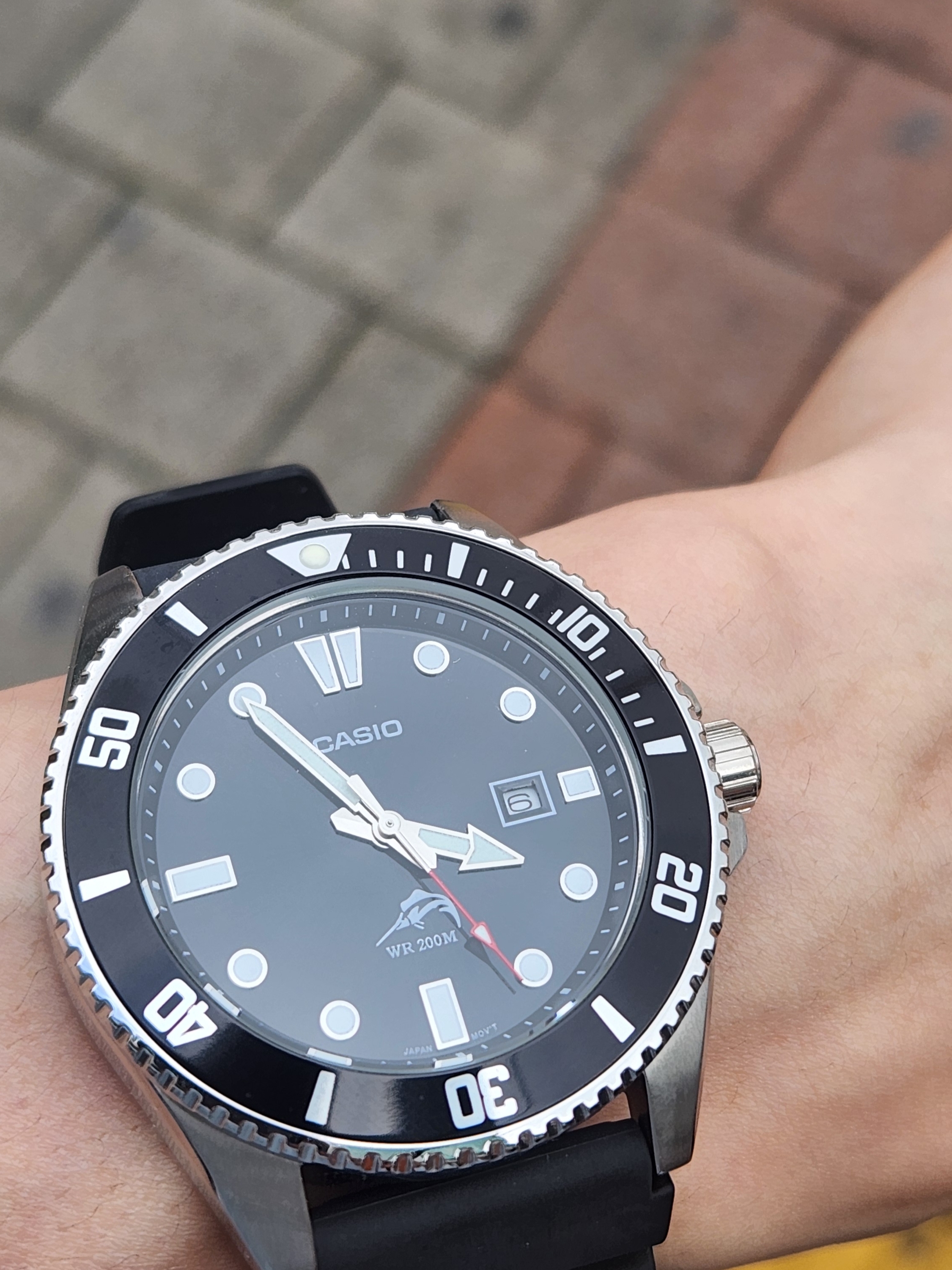 Casio MDV-106-1A 착용 스타일