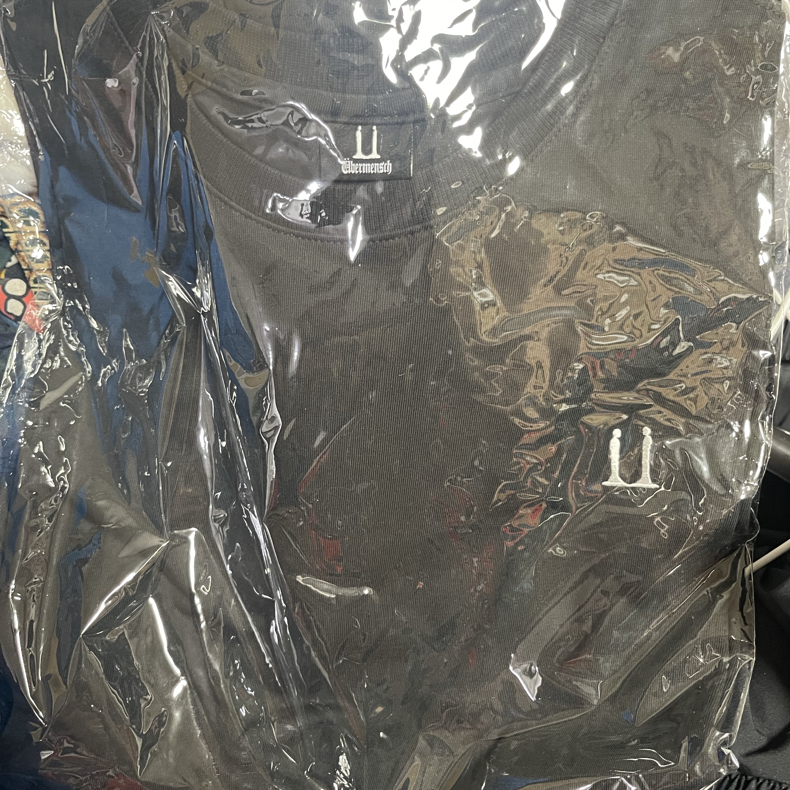 G-DRAGON Ubermensch T-Shirt Black 착용 스타일