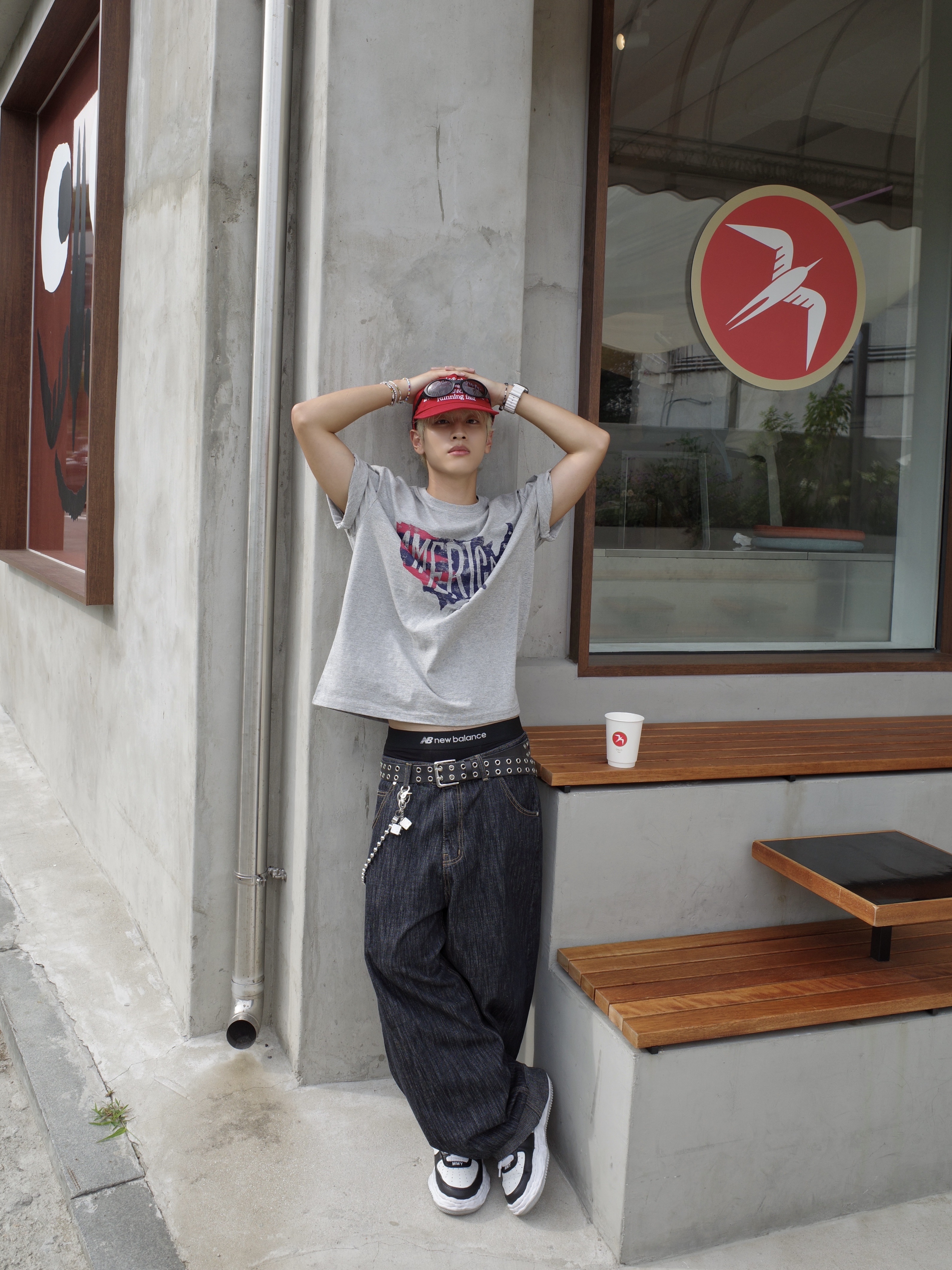 Maison Mihara Yasuhiro Wayne OG Sole Leather Low-top Sneakers Black White, Oakley Eye Jacket Redux Matte Black Frame Prizm Grey Lenses High Bridge Fit 착용 스타일 - 1