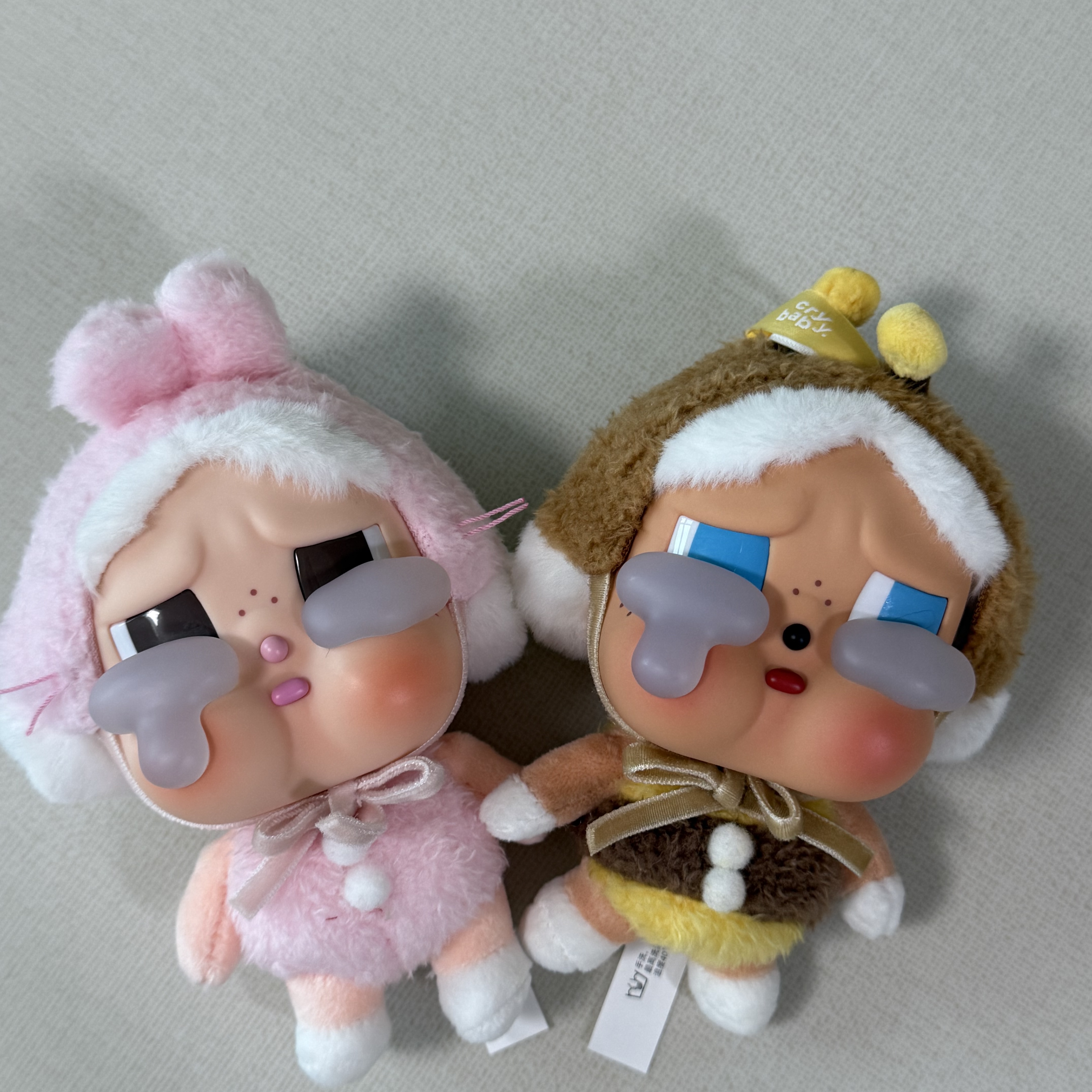 Pop Mart Crybaby Crying Again Series Plush Keyring Sealed Case (6 Blind Boxes) 착용 스타일 - 1
