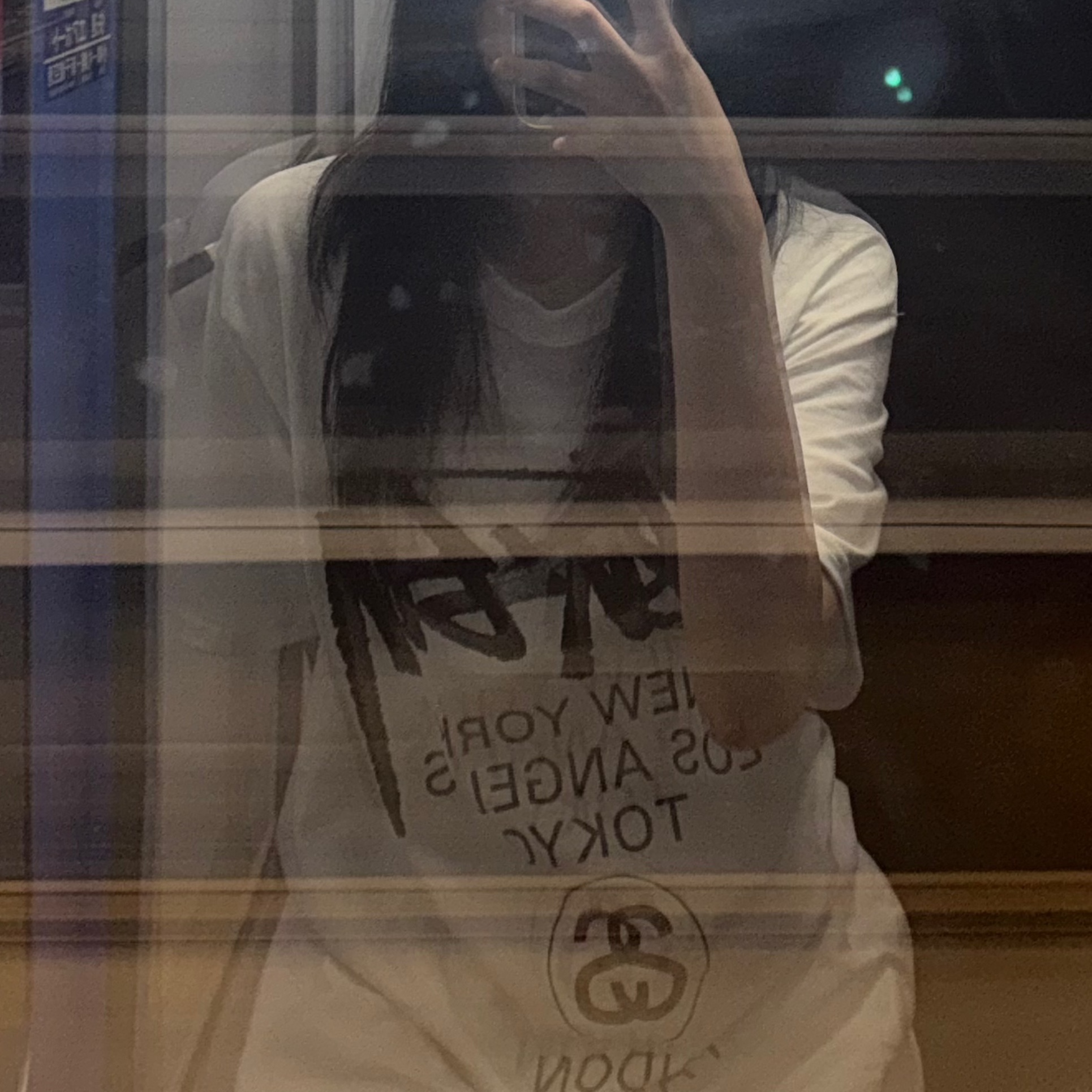 Stussy World Tour T-Shirt White 2024,2025 착용 스타일
