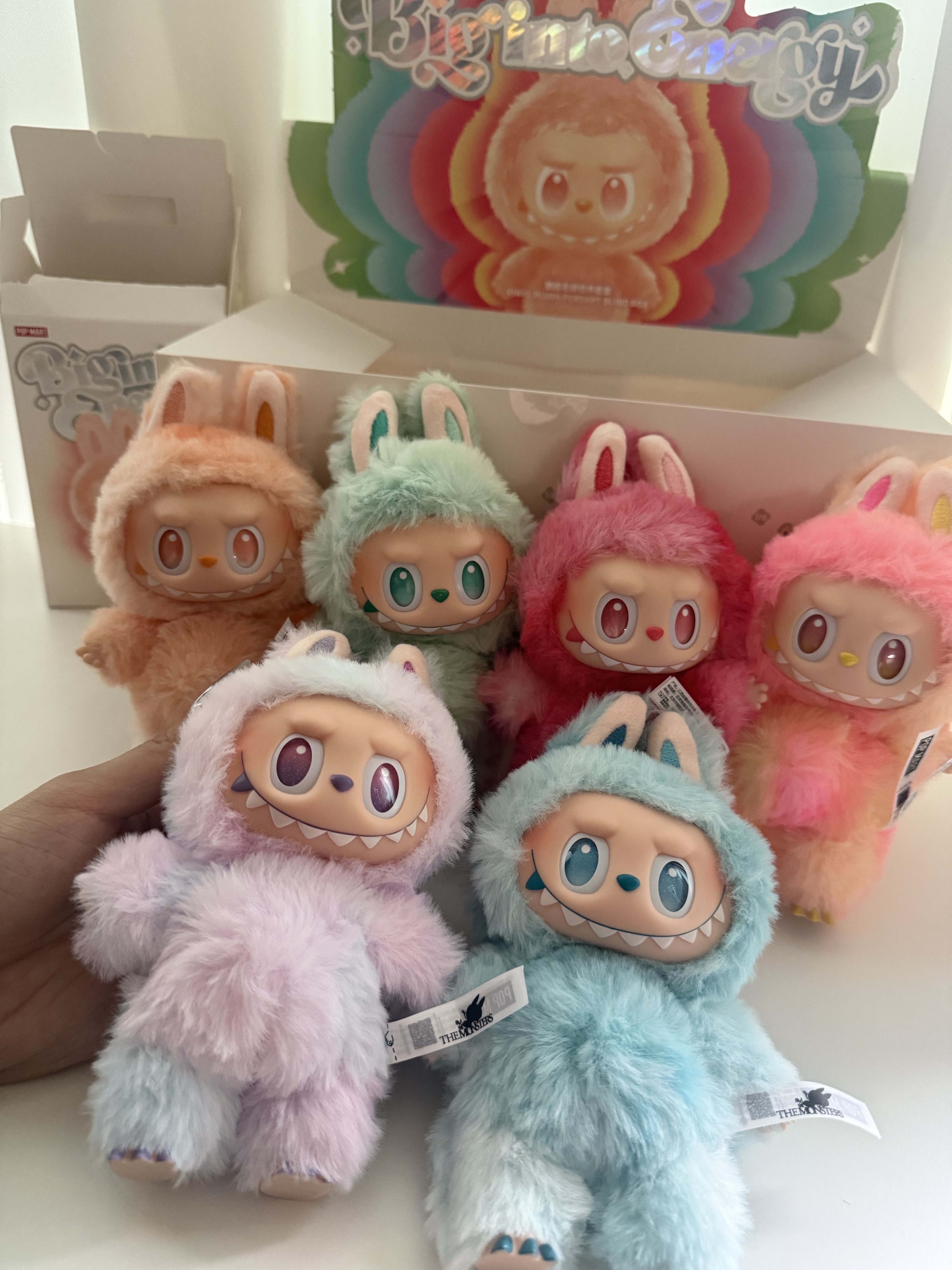 Pop Mart Labubu The Monsters Highlight Series Sealed Case (6 Blind Boxes), Pop Mart Labubu The Monsters Highlight Series Luck Keyring (Opened Case) 착용 스타일