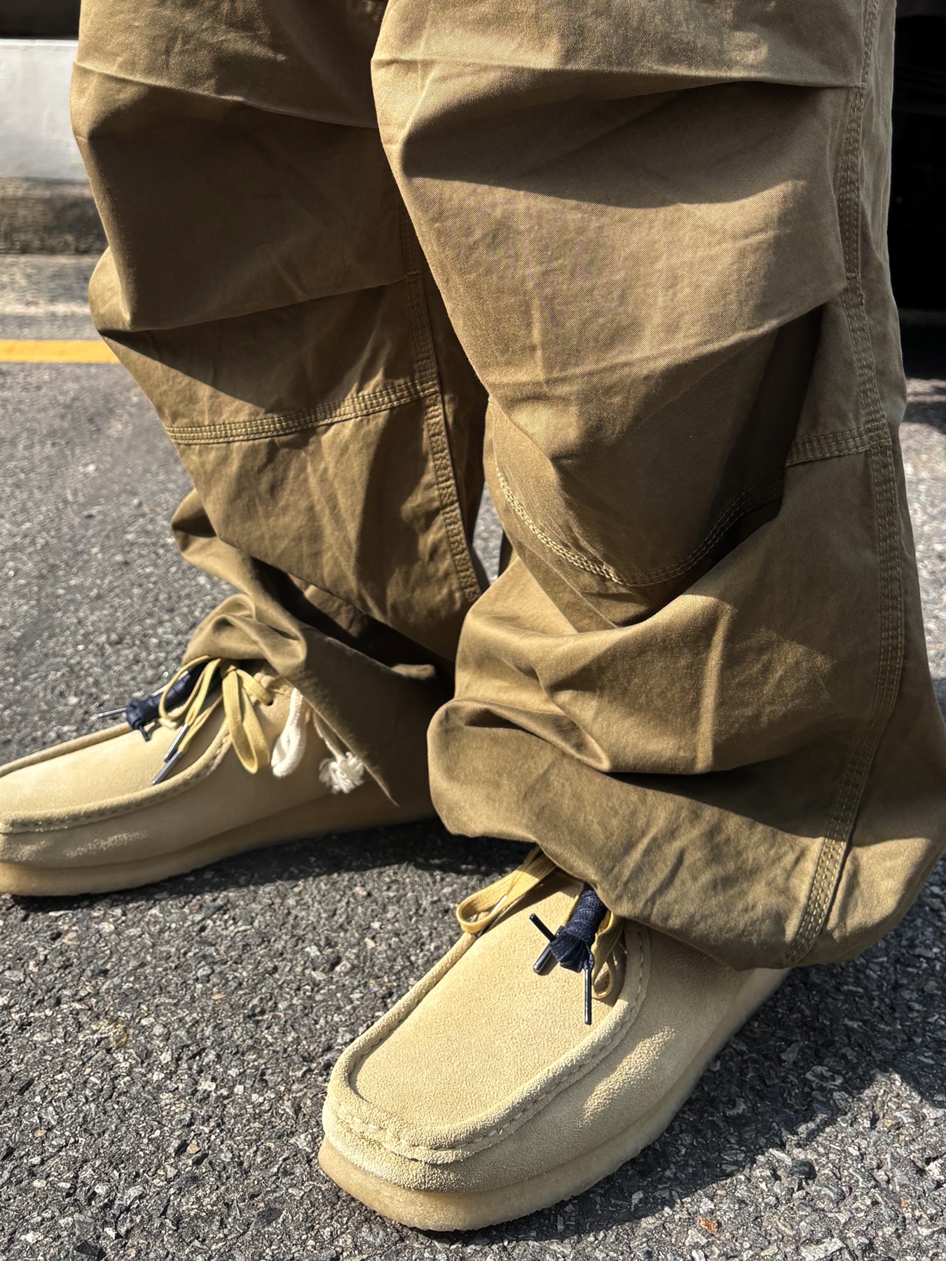 Wapworks Utility 3T Lite Cargo khaki, (W) Clarks Wallabee Maple Suede 착용 스타일 - 4