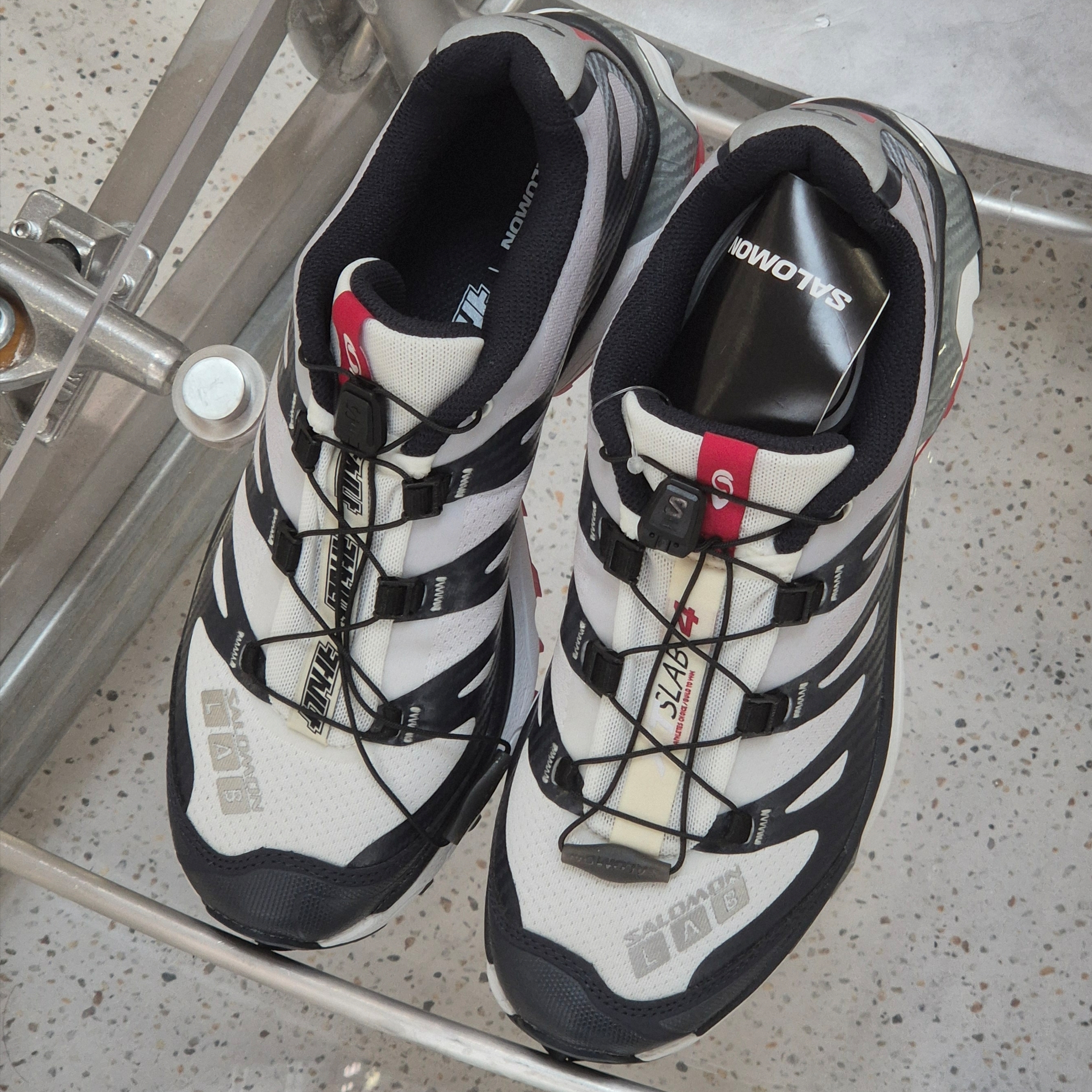 Salomon x Kasina XT-4 OG Dark Navy 착용 스타일