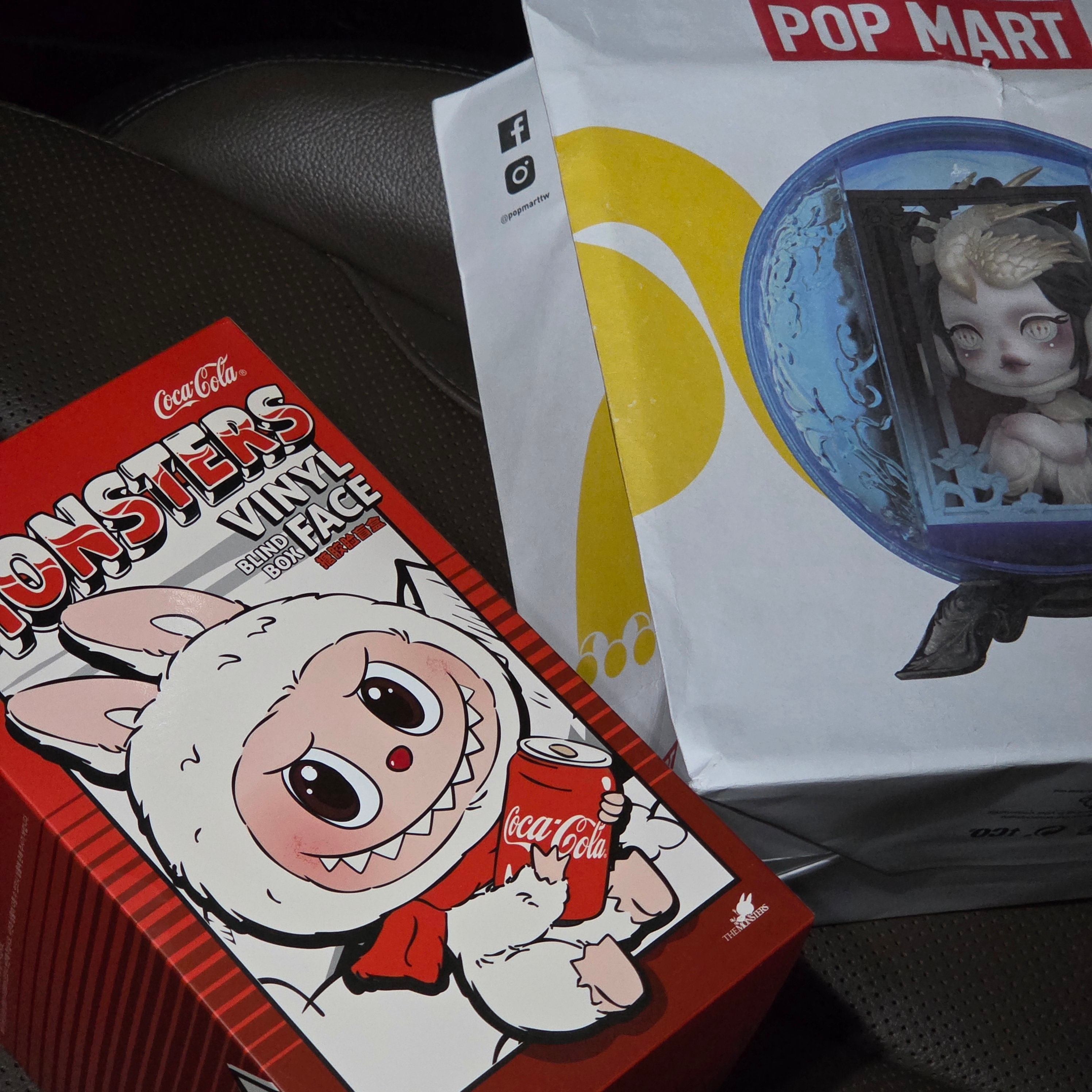 Pop Mart Labubu Coca Cola Series Keyring Sealed Case (1 Blind Box), Pop Mart Labubu Coca Cola Series Happy Factor Keyring (Opened Case) 착용 스타일 - 1