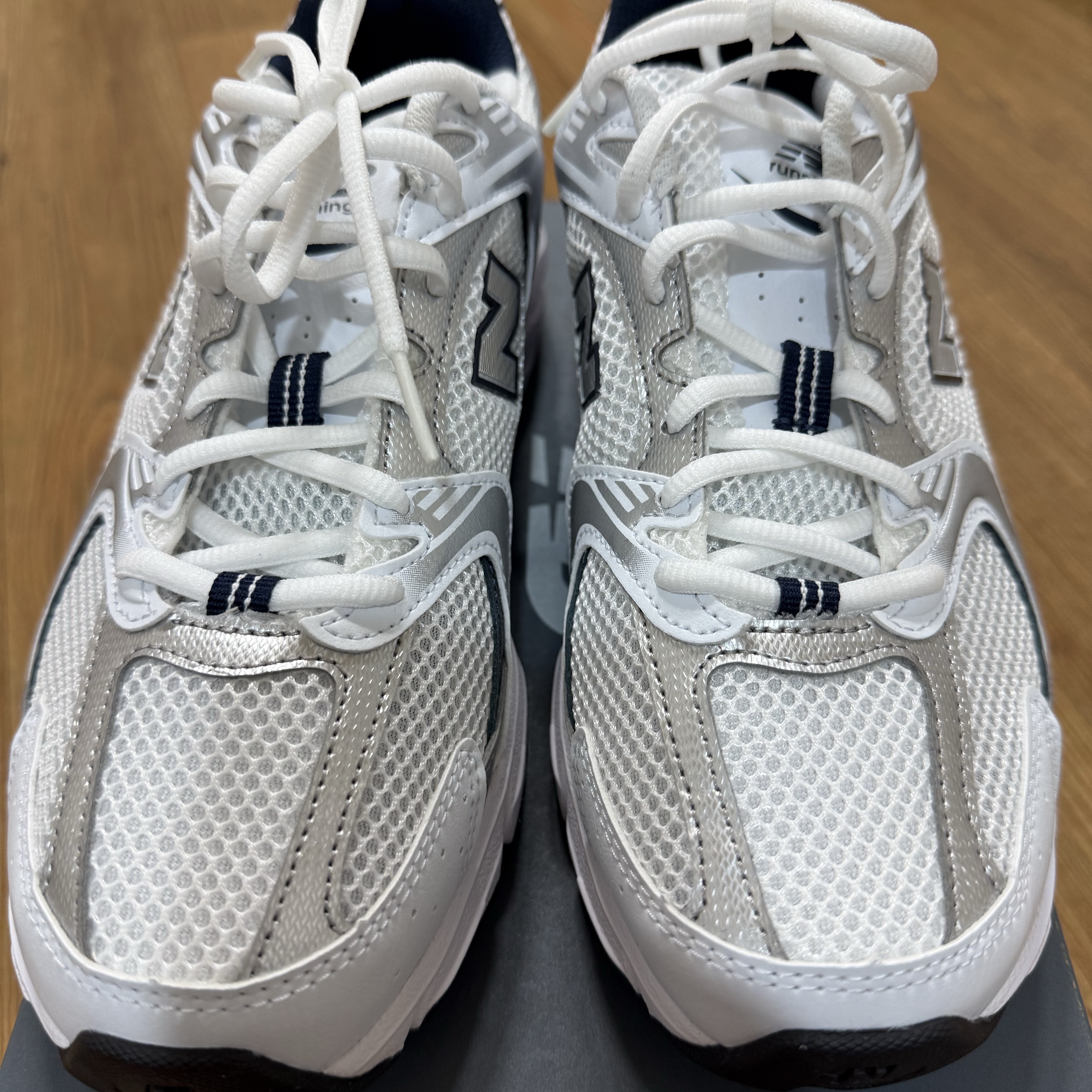 New Balance 530 White 착용 스타일 - 2