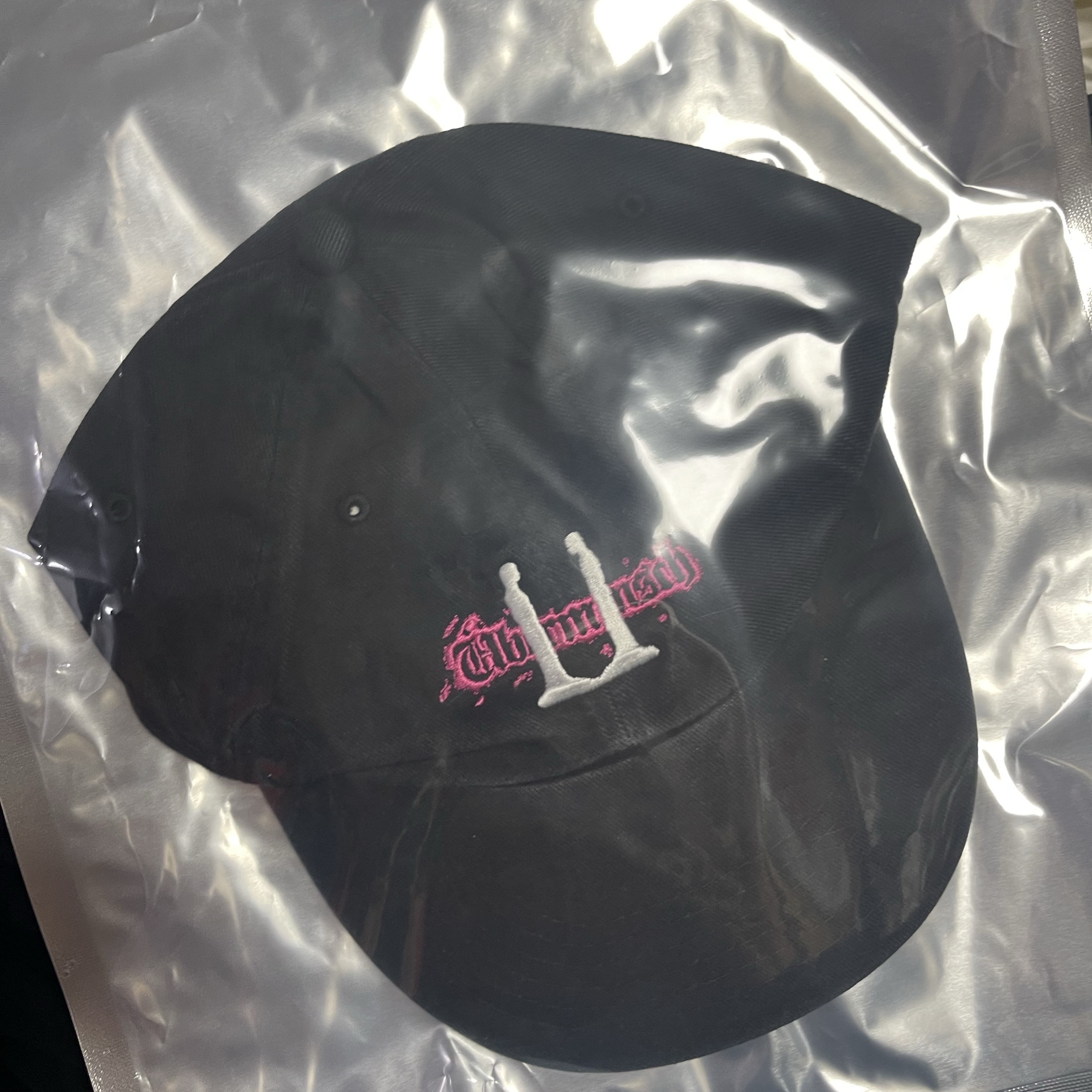 G-DRAGON Ubermensch Ball Cap Black 착용 스타일