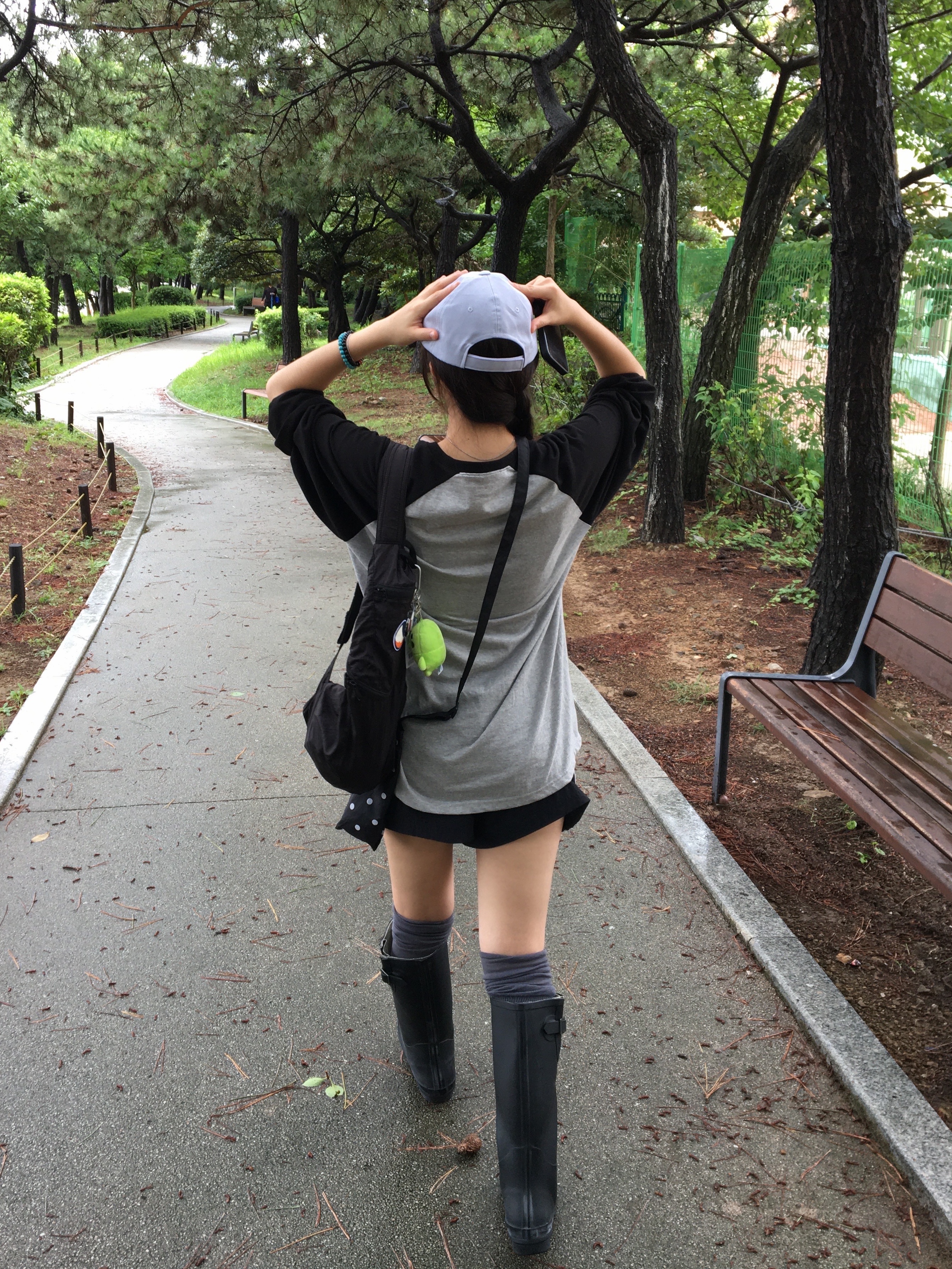 (W) Adidas 3-Stripes Woven Shorts Black - KR Sizing, (W) Rockfishweatherwear Original Long Rain Boots Black 착용 스타일 - 2