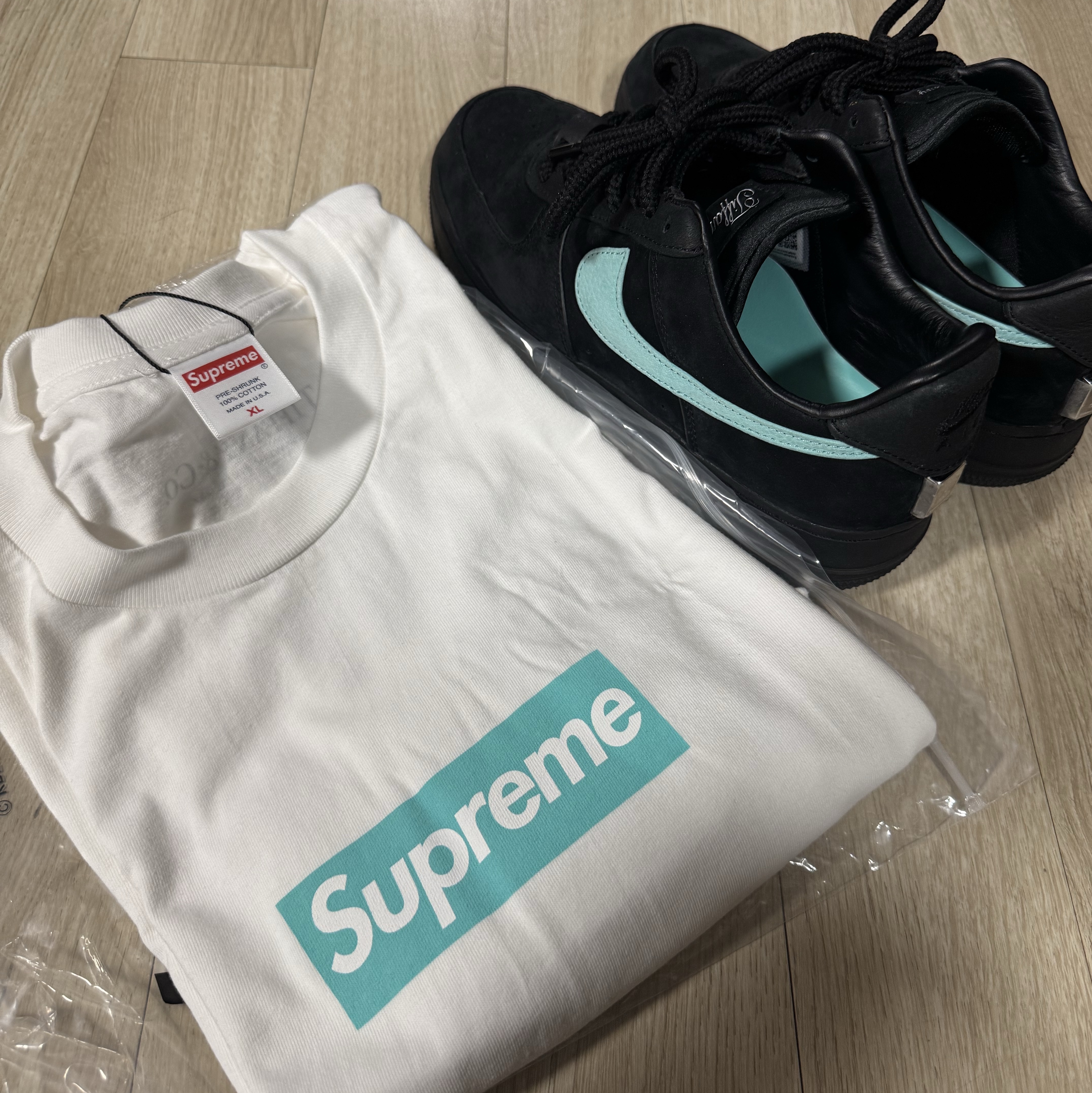 Supreme x Tiffany & Co. Box Logo T-Shirt White - 21FW, Nike x Tiffany & Co. Air Force 1 Low SP 1837 착용 스타일