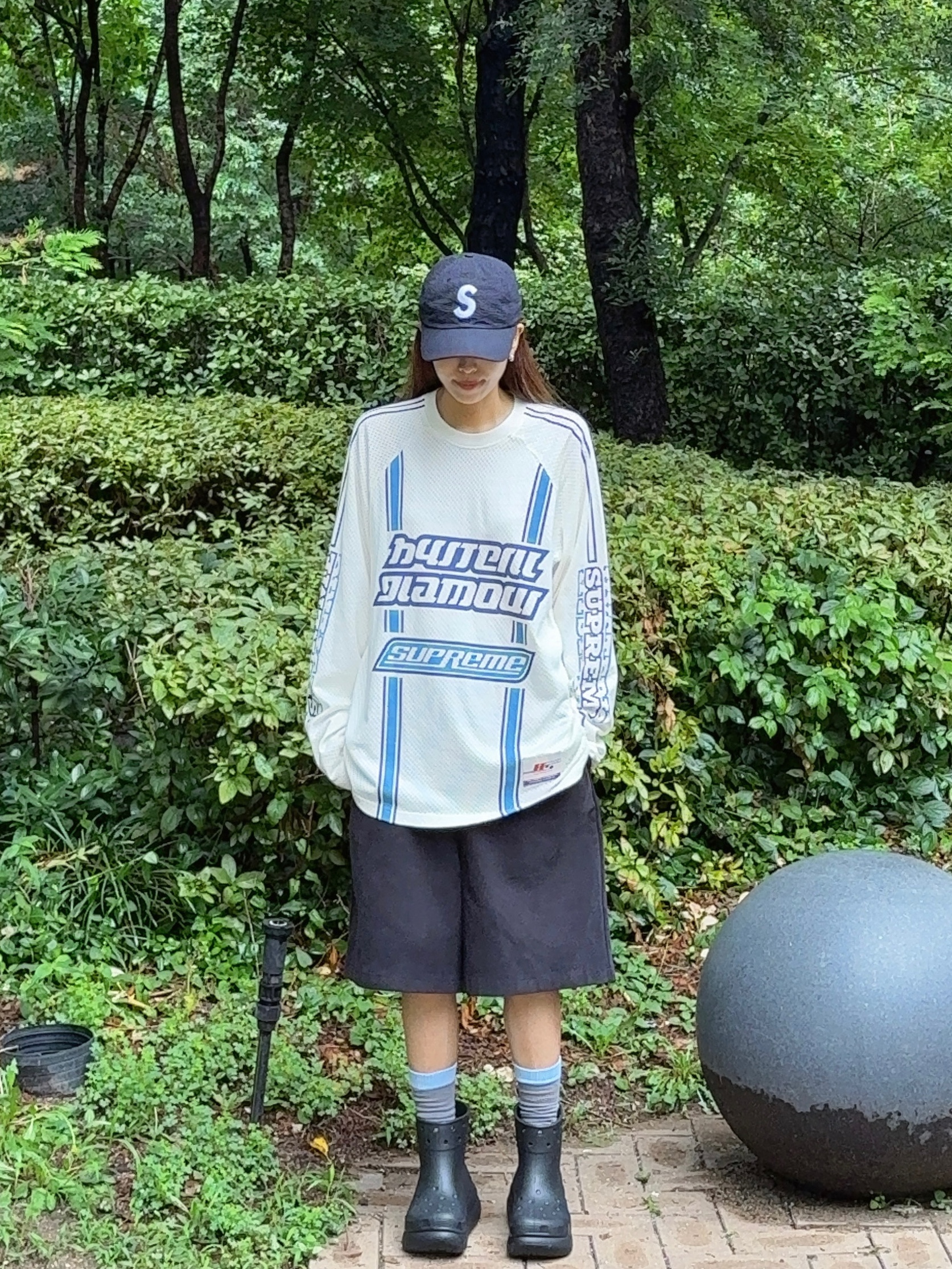 Supreme Seersucker S Logo 6-Panel Black - 24SS, Supreme x Hysteric Glamour Mesh L/S Top White - 24FW 착용 스타일 - 2