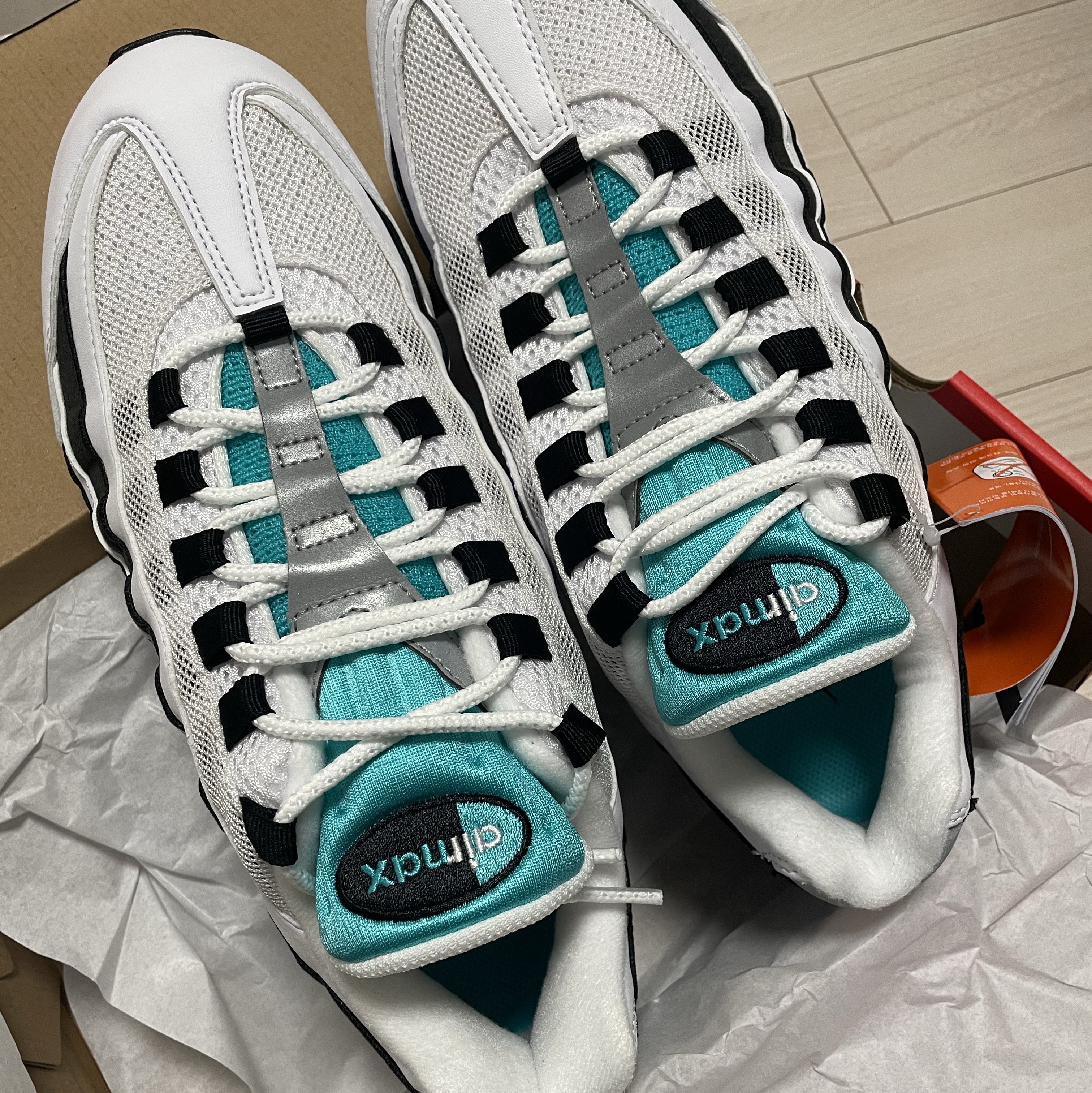 Nike Air Max 95 OG White and Black 착용 스타일 - 1