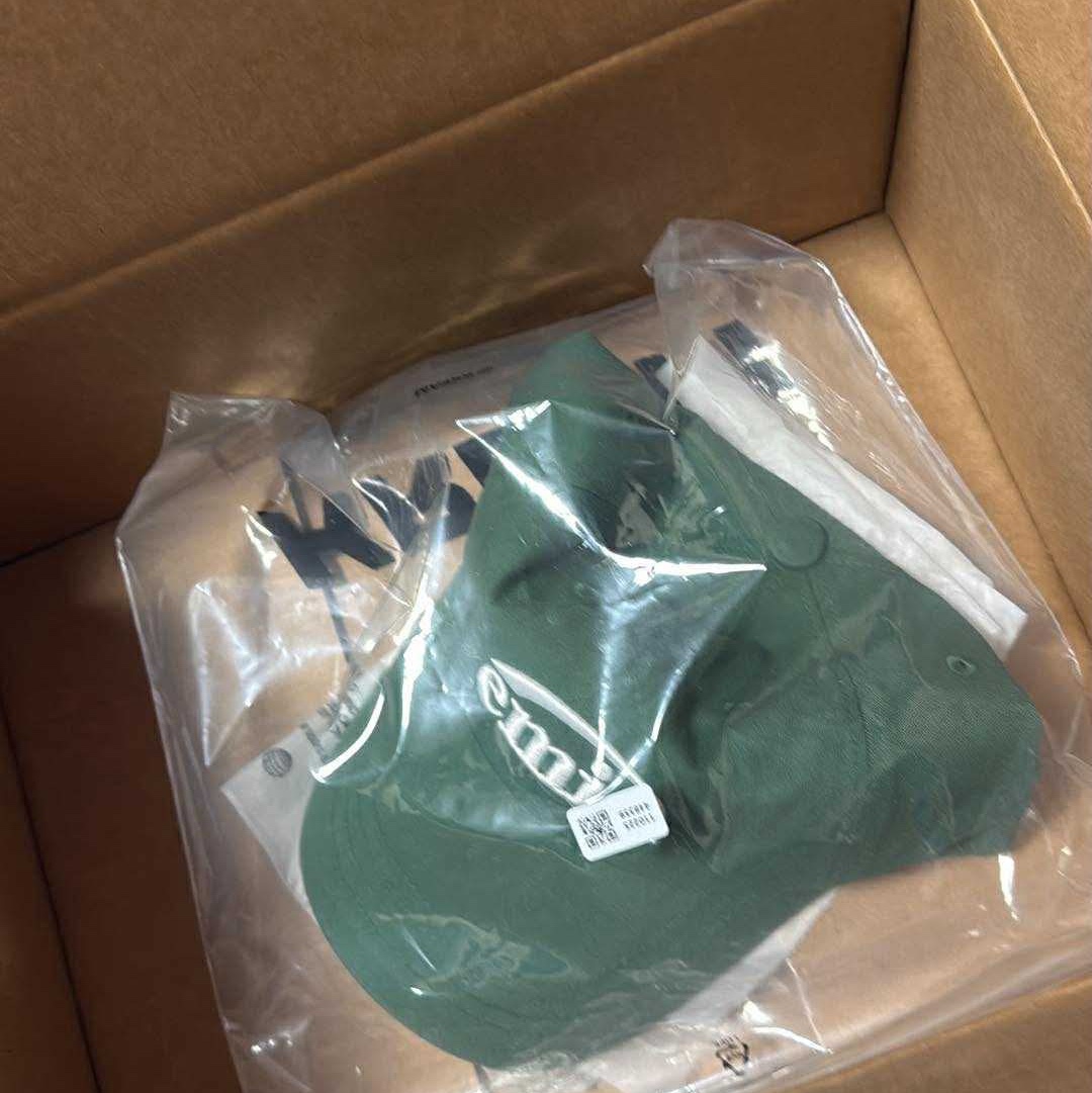 Emis New Logo Emis Cap Green 착용 스타일