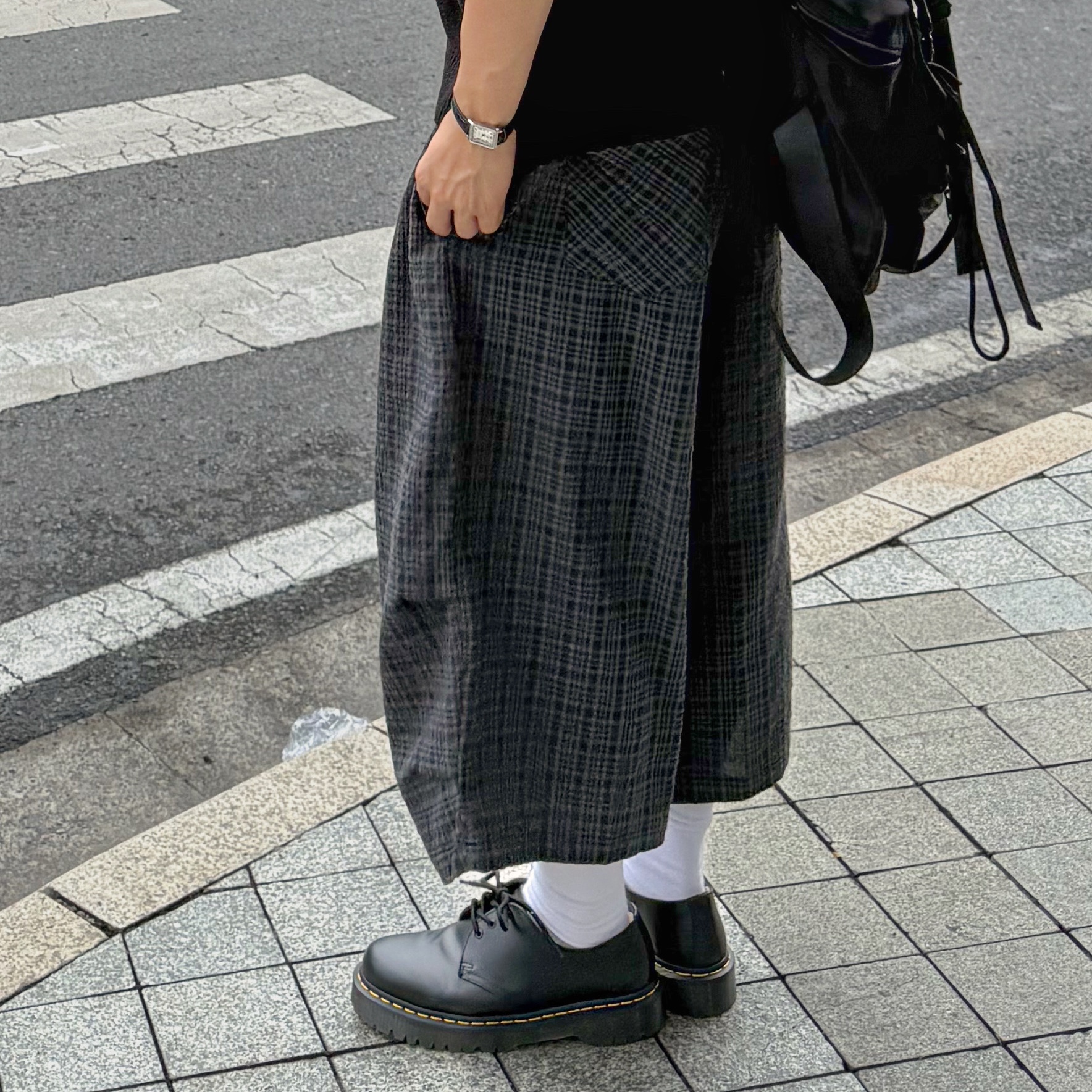 Dr. Martens 1461 WS Black Smooth, Casio LTP-V007L-7B1 착용 스타일 - 3