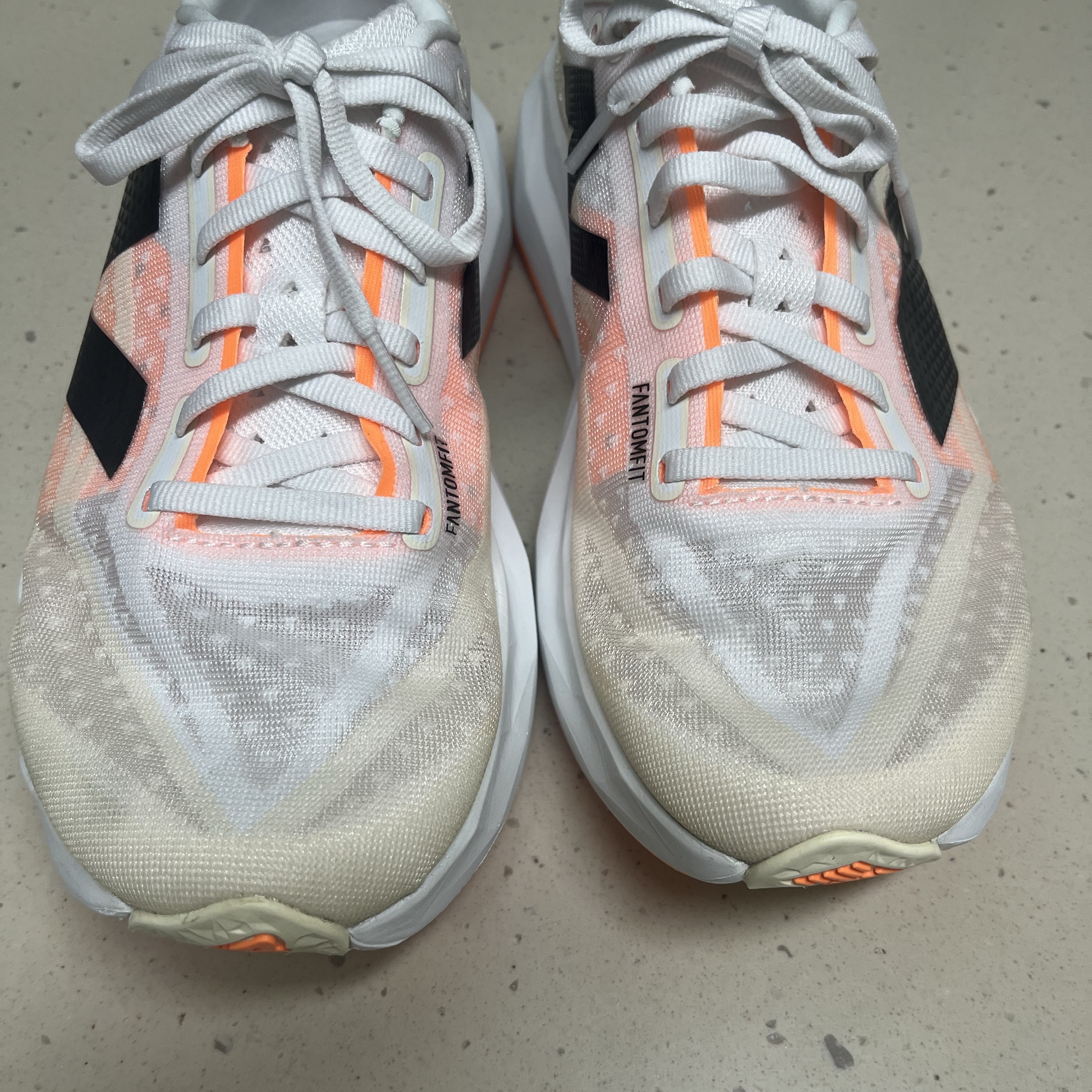 New Balance Fuelcell Rebel v4 Ivory - 2E Wide 착용 스타일