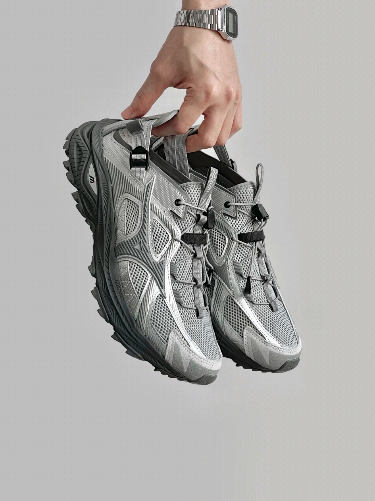 Mizuno Racer Trail SE Silver Grey, Crocs Bayaband Clog White Navy 착용 스타일 - 9