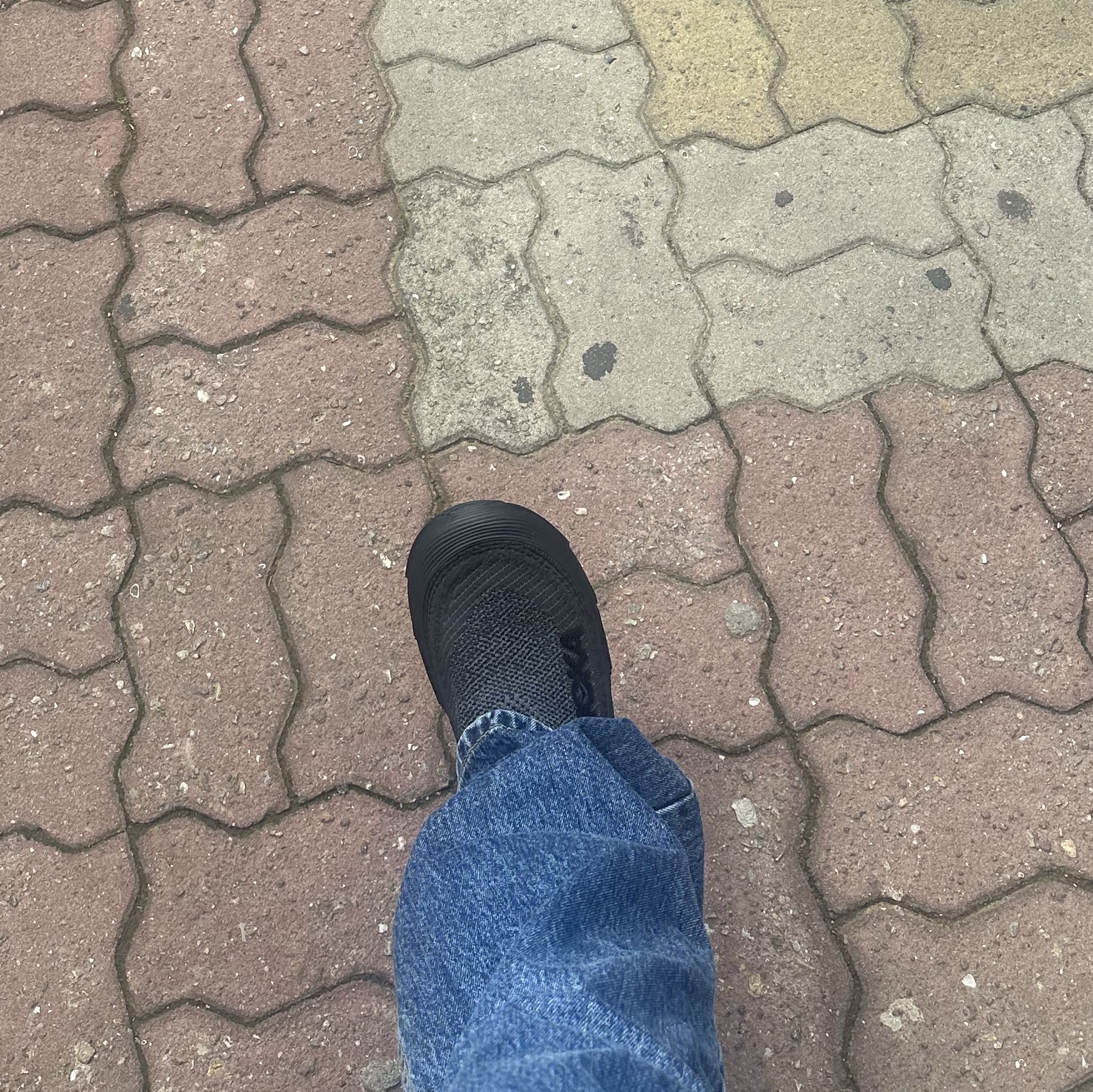 Hoka Restore TC Black 착용 스타일 - 1