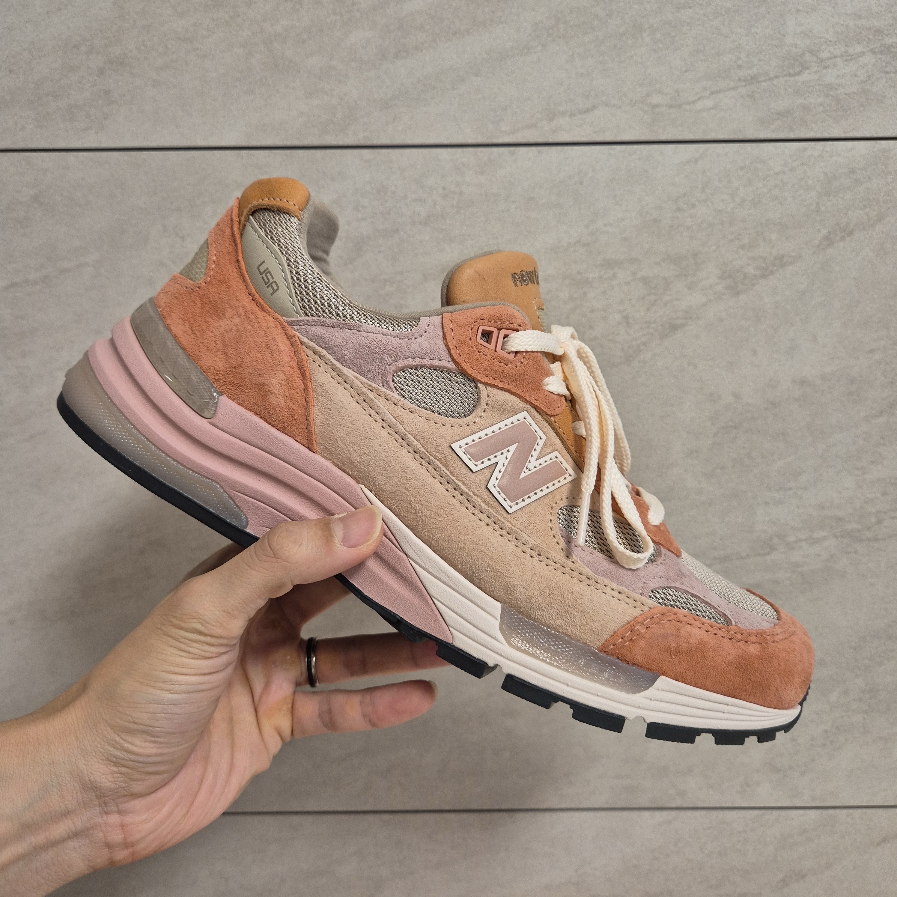 New Balance x Joe Freshgoods 992 Made in USA Aged Well 착용 스타일 - 1