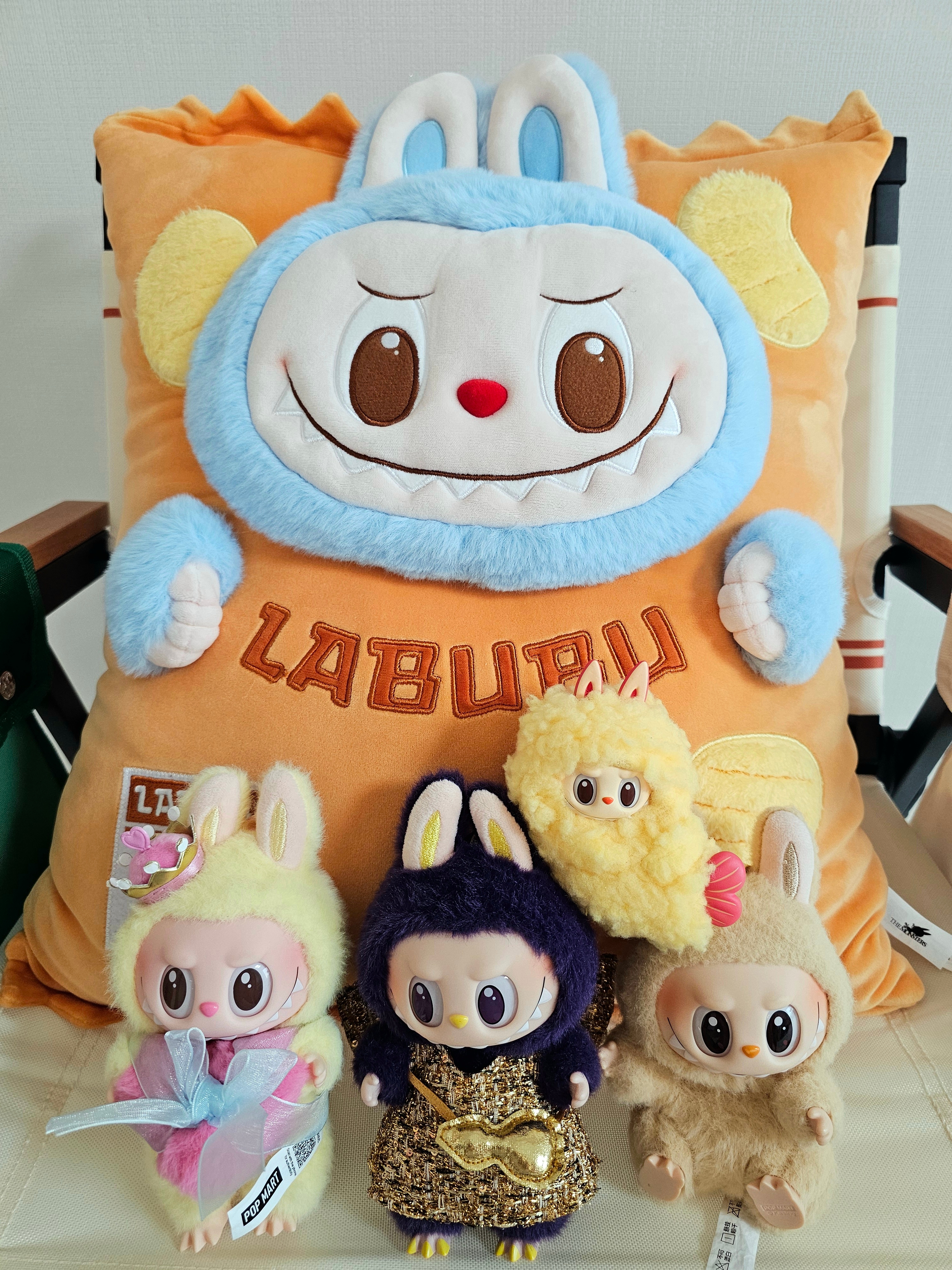Pop Mart Labubu x Pronounce Lucky Fairy Toy Keyring, Pop Mart Labubu The Monsters Wacky Mart Series Chips Pillow 착용 스타일