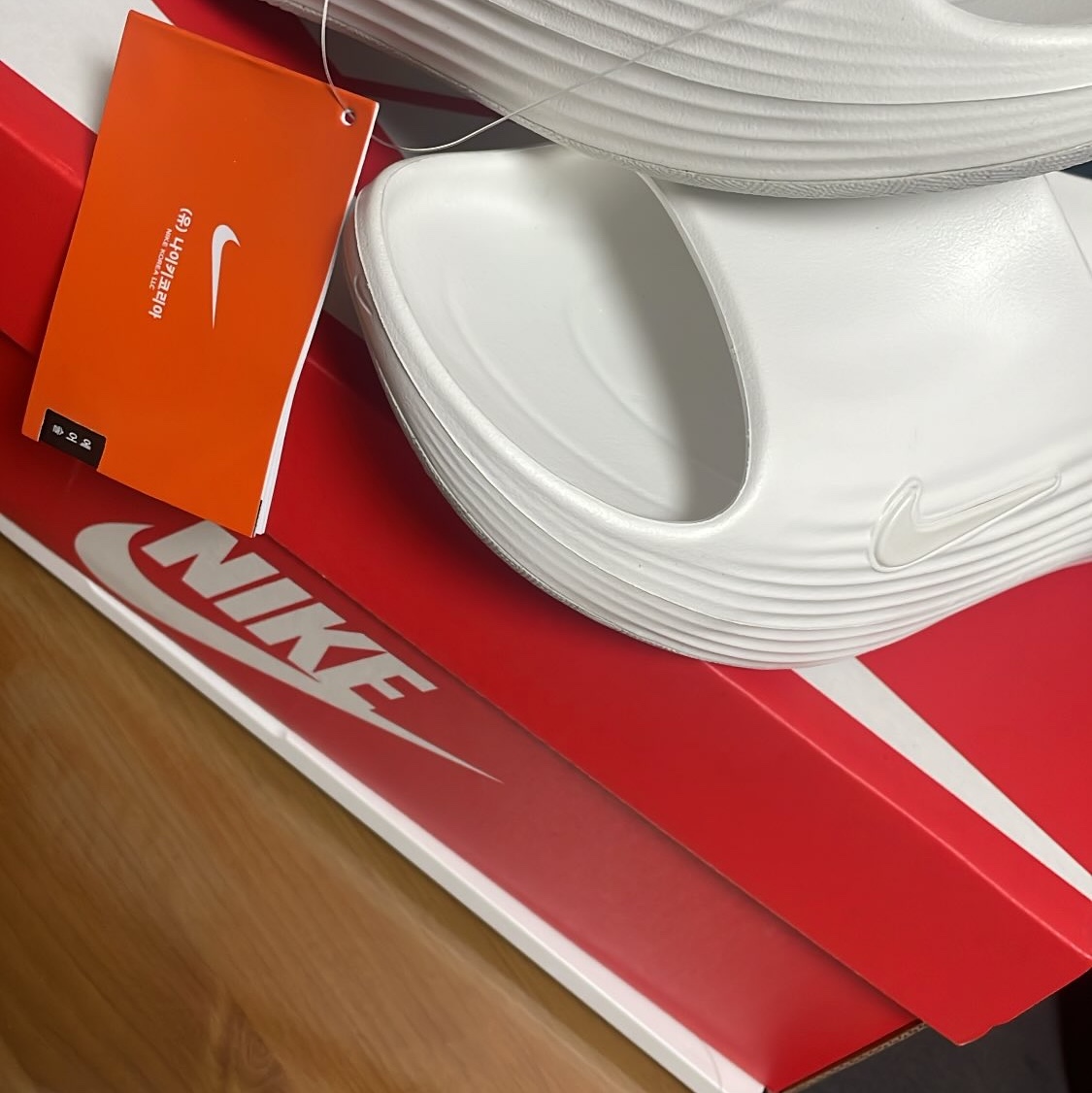 (W) Nike ReactX Rejuven8 Slide Sail 착용 스타일