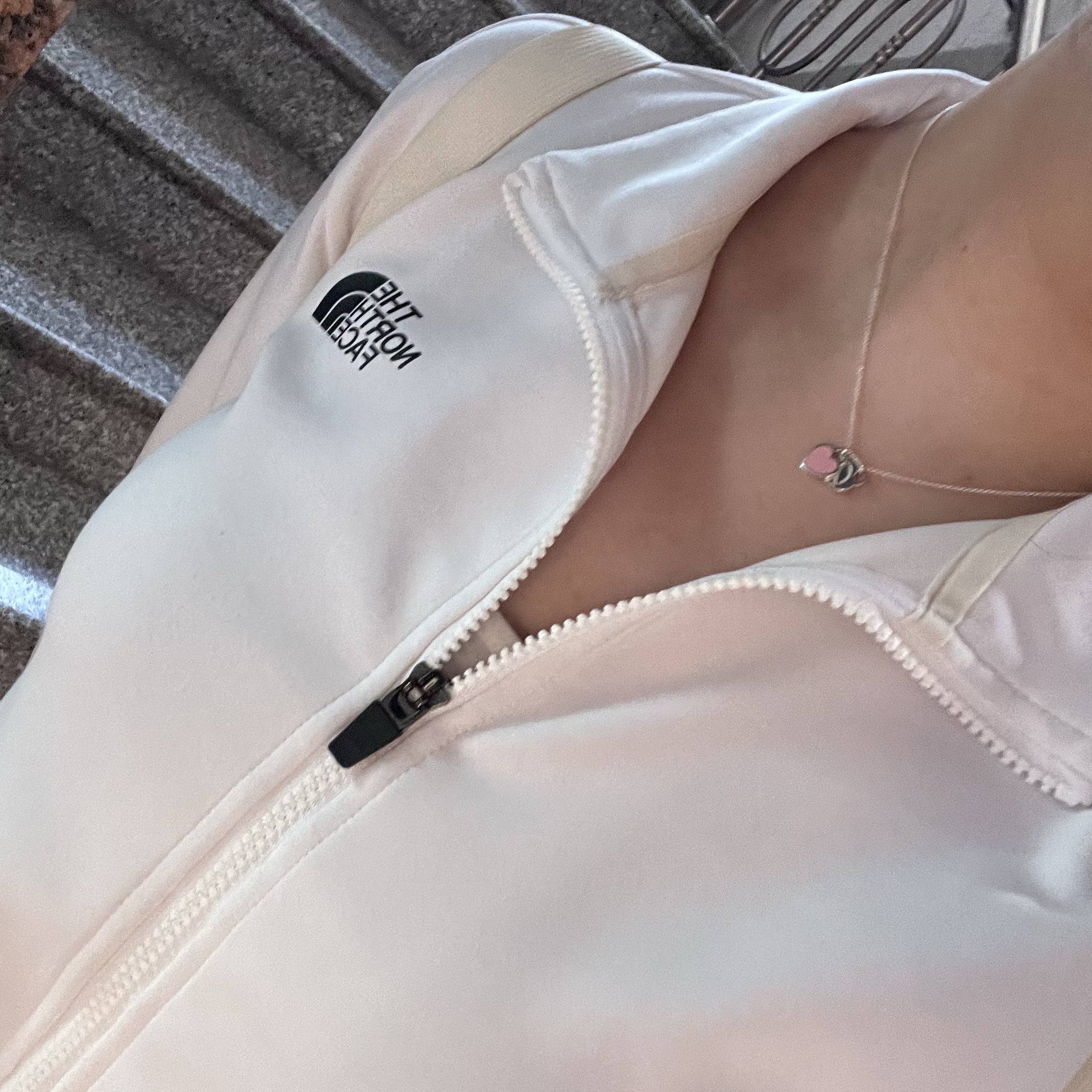 Tiffany & Co. Return To Tiffany Pink Double Heart Tag Pendant Mini Sterling Silver with Diamonds 착용 스타일