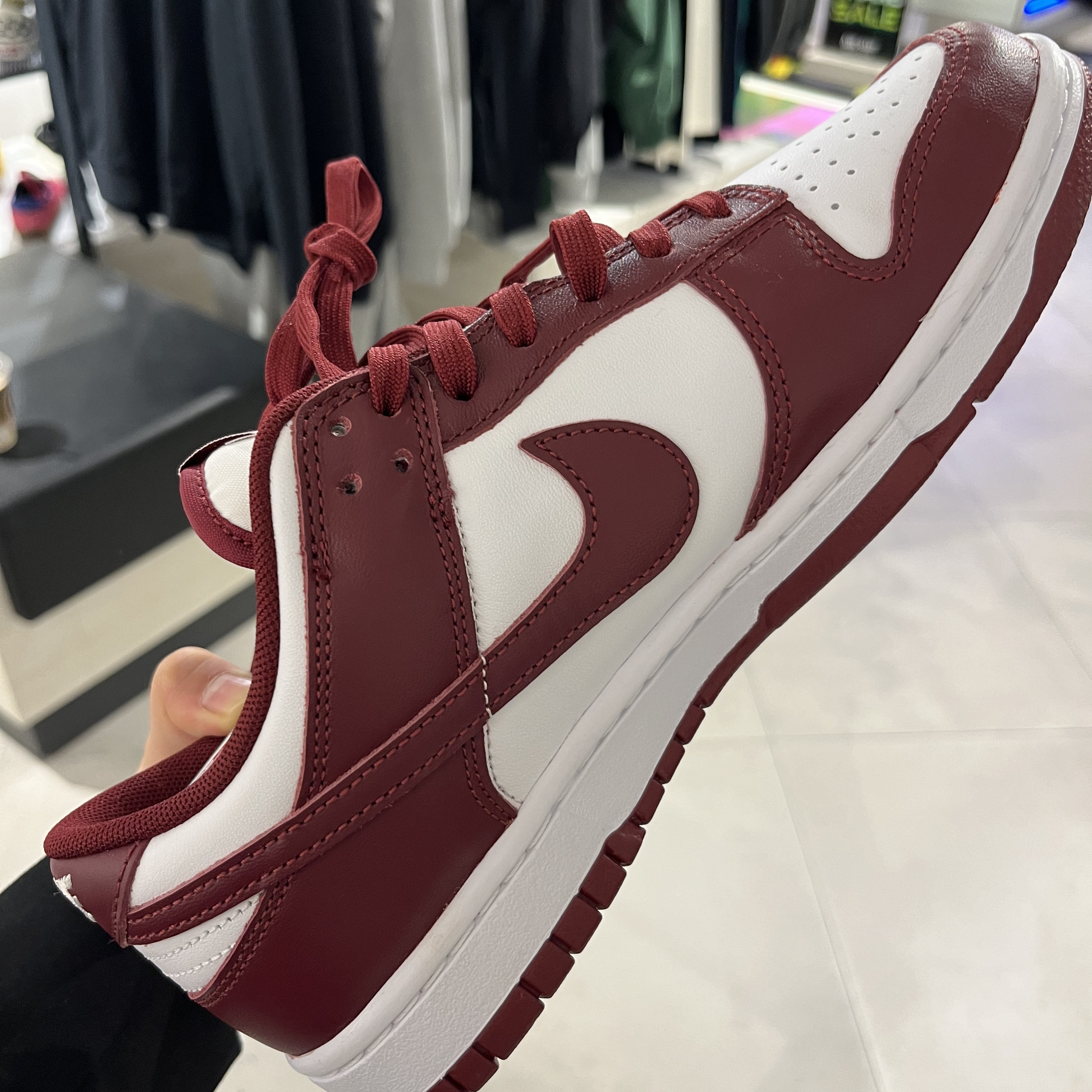 Nike Dunk Low Retro Gym Red 착용 스타일