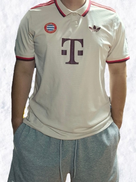 Adidas Bayern Munchen 2024/25 3rd Jersey Linen - KR Sizing (Non Marking Ver.), Adidas Real Madrid 2023/24 Home Jersey White - KR Sizing (Non Marking Ver.) 착용 스타일 - 1