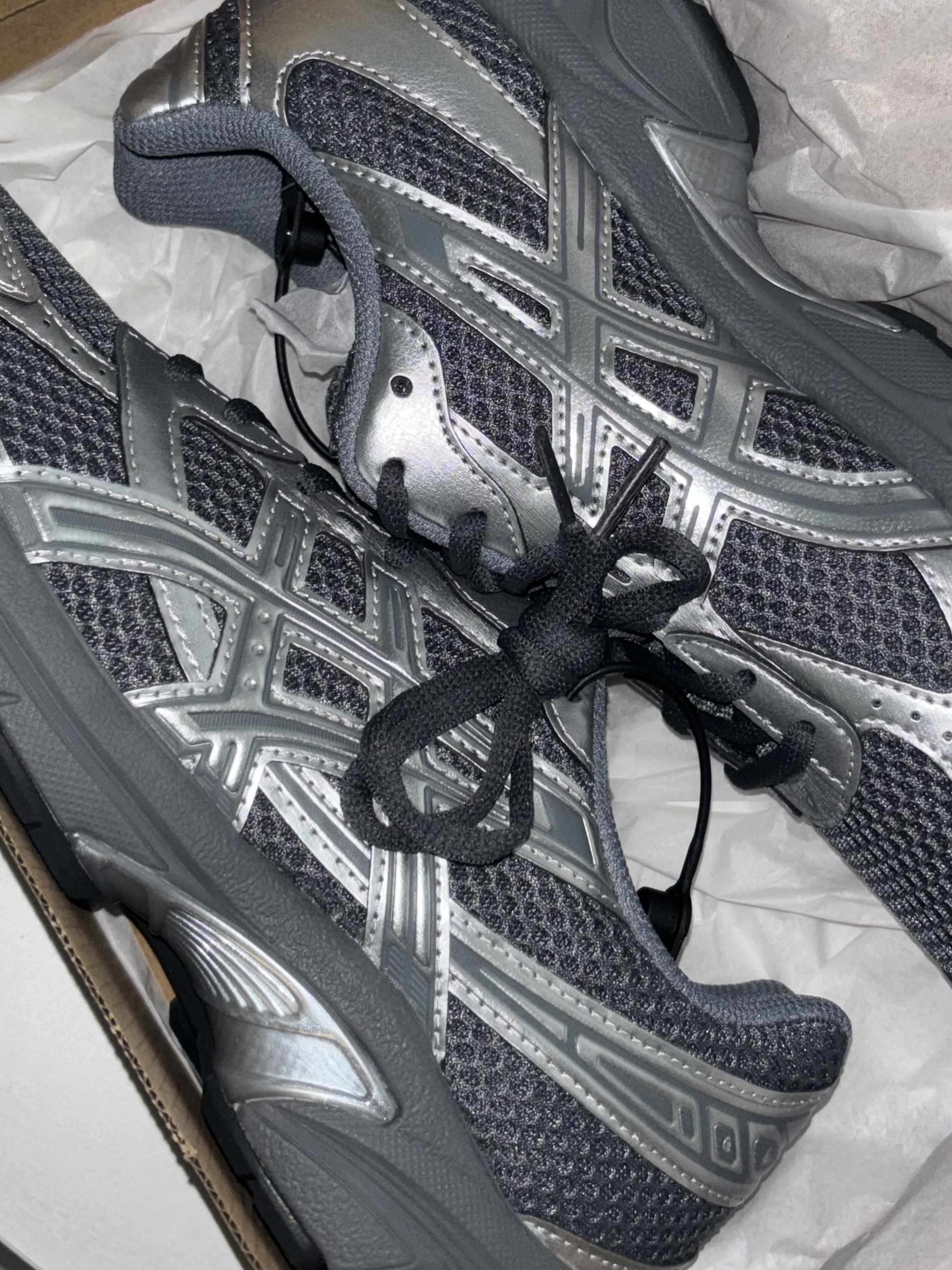 Asics Gel-1130 Steel Grey Pure Silver 착용 스타일
