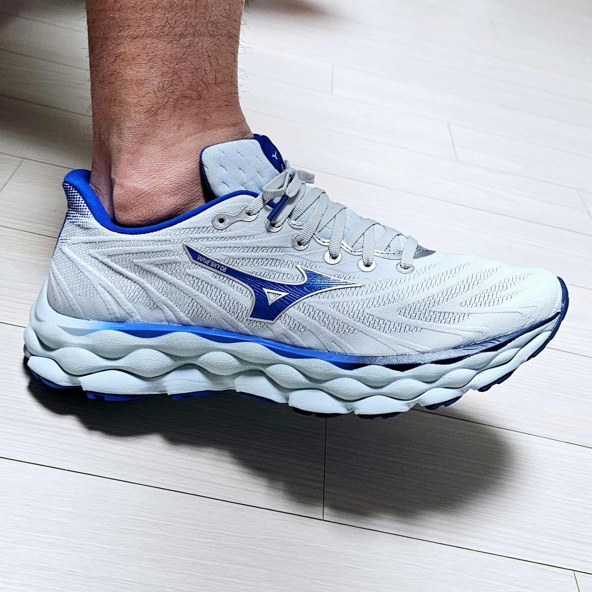 Mizuno Wave Sky 8 SW Plein Air Laser Blue 착용 스타일