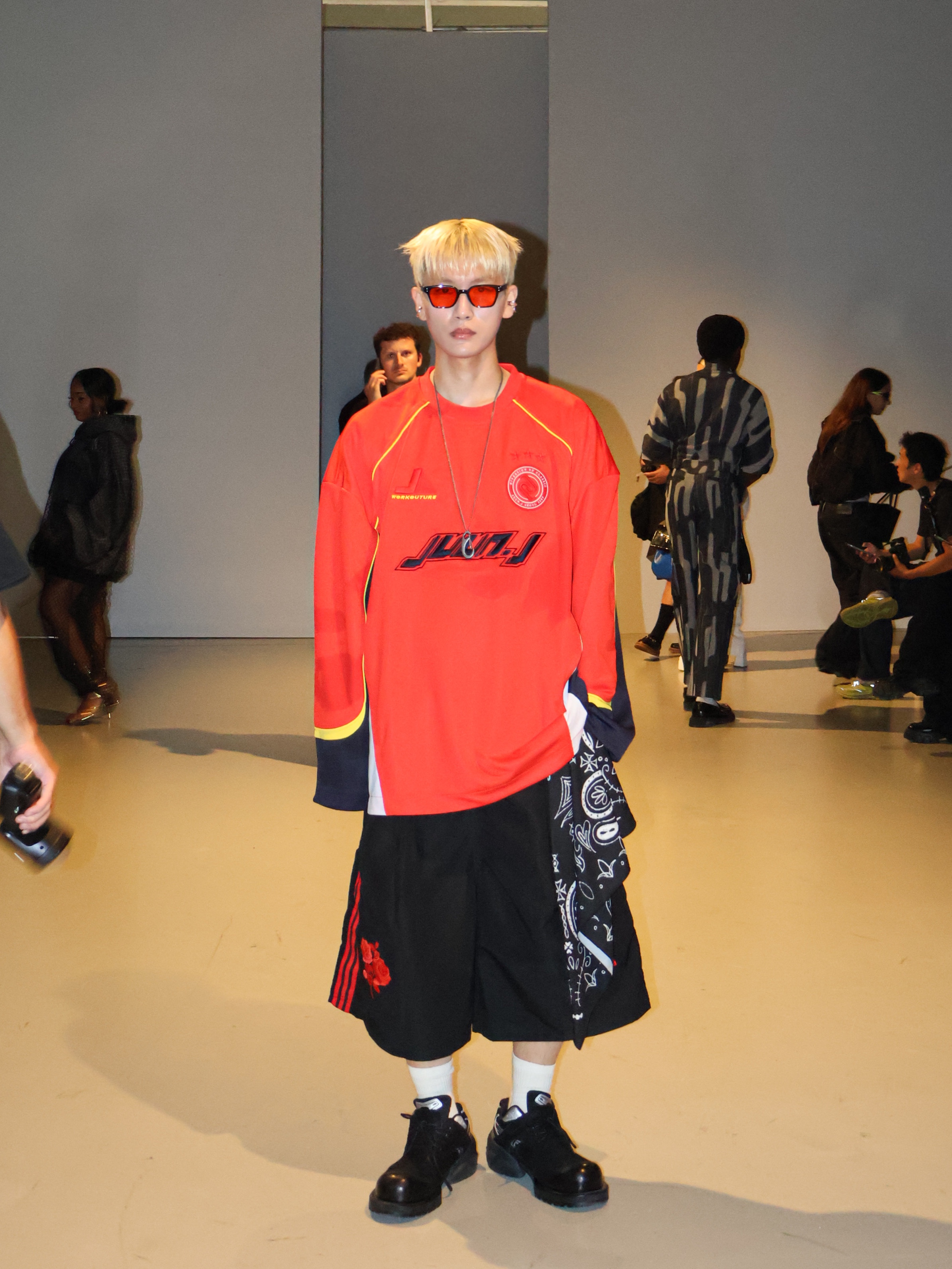 Adidas x Willy Chavarria Long Shorts Black - KR Sizing, Remagine Hybrid Derby Shoes Starting Bigger Black White Silver 착용 스타일 - 5