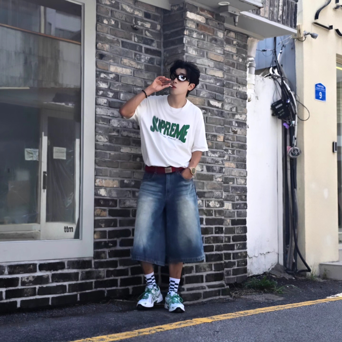 Supreme Flocked Washed S/S Top White - 25SS, Samsung Galaxy Watch6 44mm LTE Silver (Korean Ver.) 착용 스타일 - 2