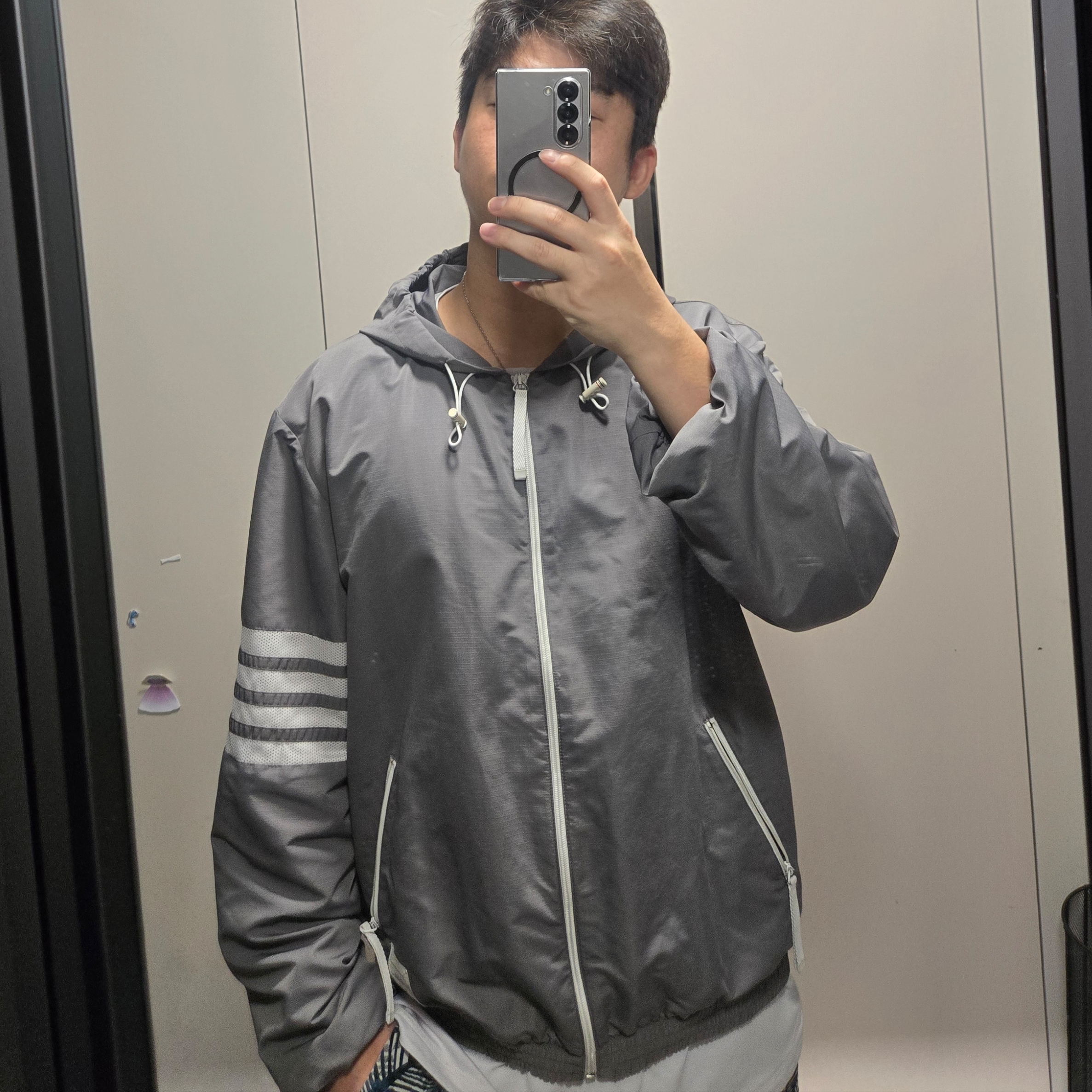 Thom Browne Ripstop Mesh 4-Bar Hooded Jacket Medium Grey 착용 스타일 - 1