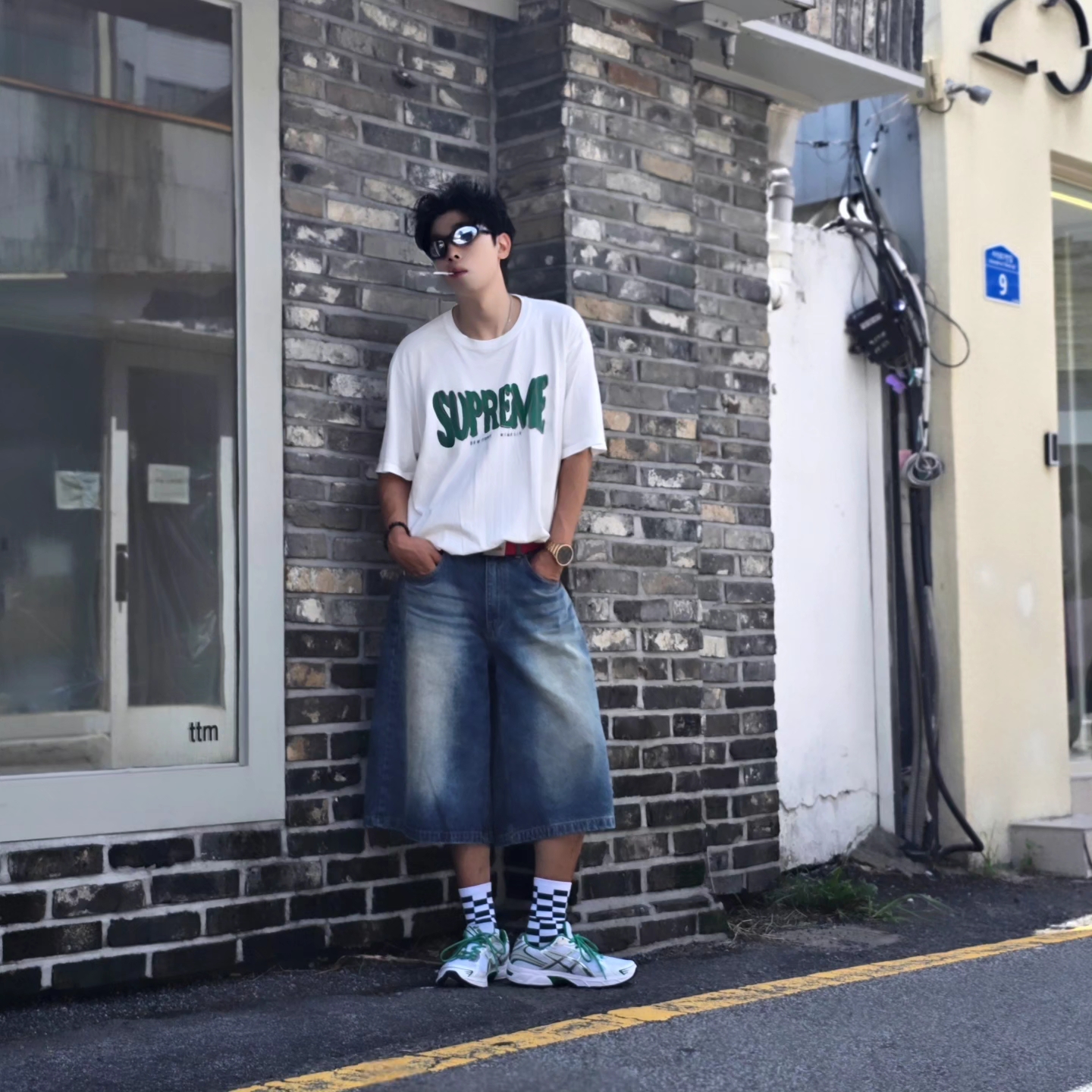 Supreme Flocked Washed S/S Top White - 25SS, Samsung Galaxy Watch6 44mm LTE Silver (Korean Ver.) 착용 스타일 - 1
