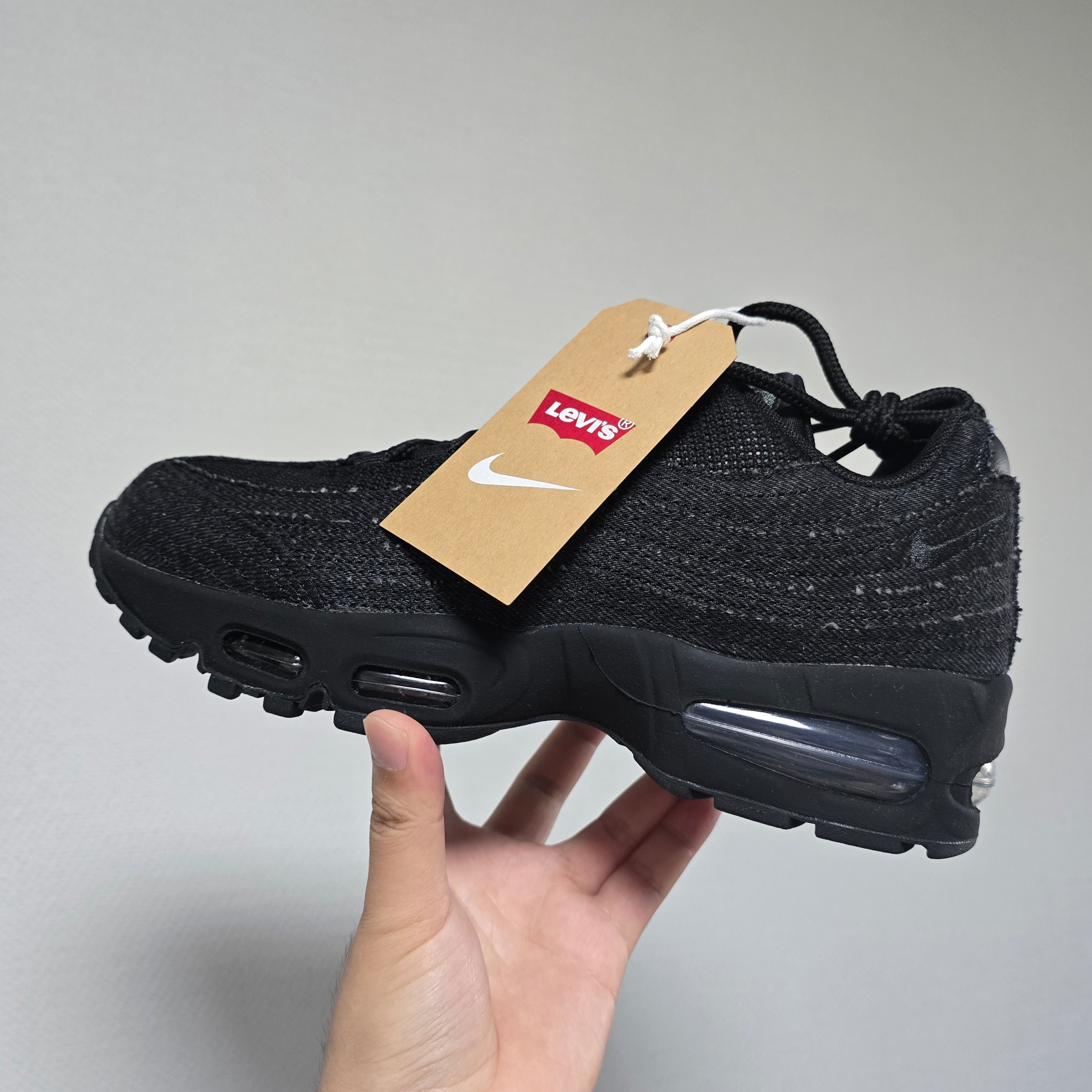 Nike x Levi's Air Max 95 Black 착용 스타일