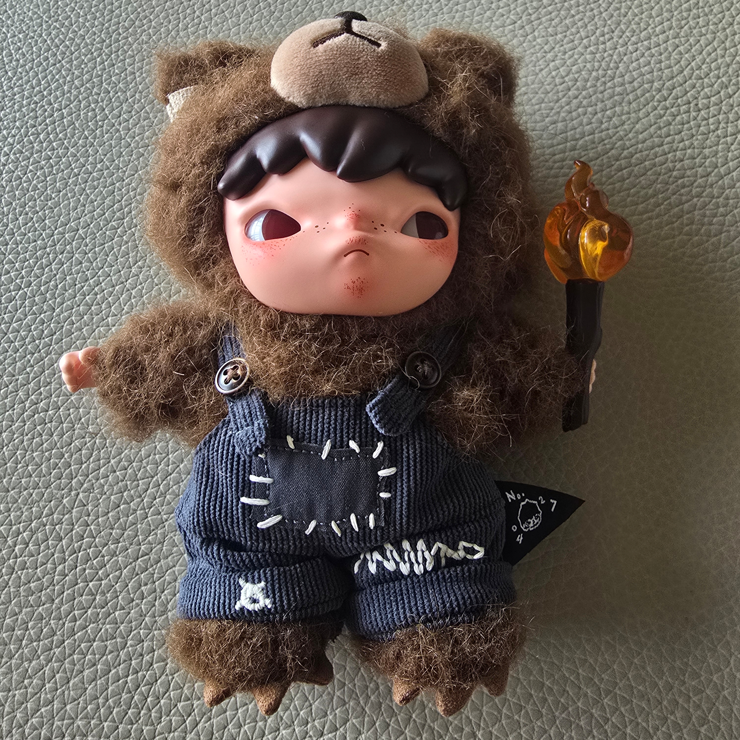 Pop Mart Hirono Living Wild-Fight For Joy Plush Doll 착용 스타일