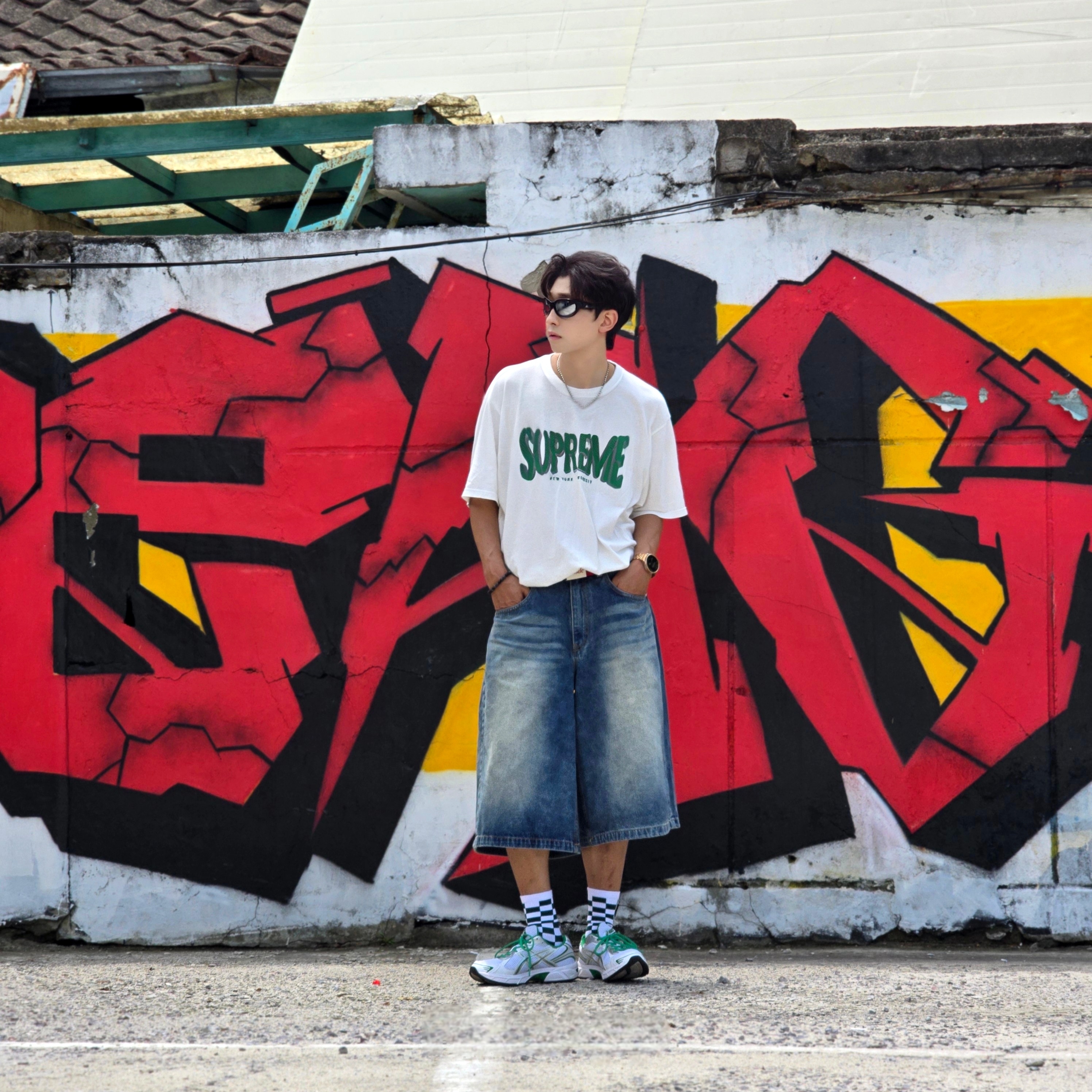 Supreme Flocked Washed S/S Top White - 25SS, Asics Gel-1130 White Pure Silver - Folder Exclusive 착용 스타일 - 2