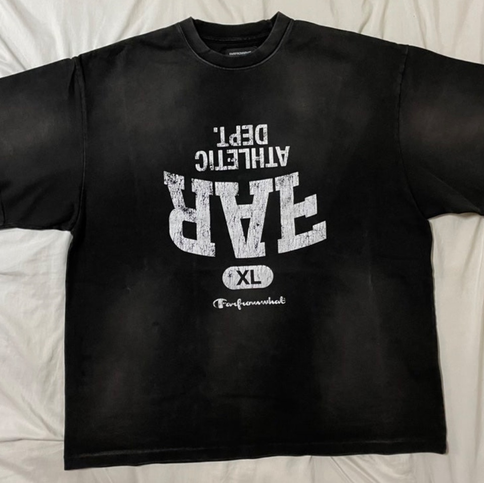 Farfromwhat Far Universe T-Shirt Black 착용 스타일