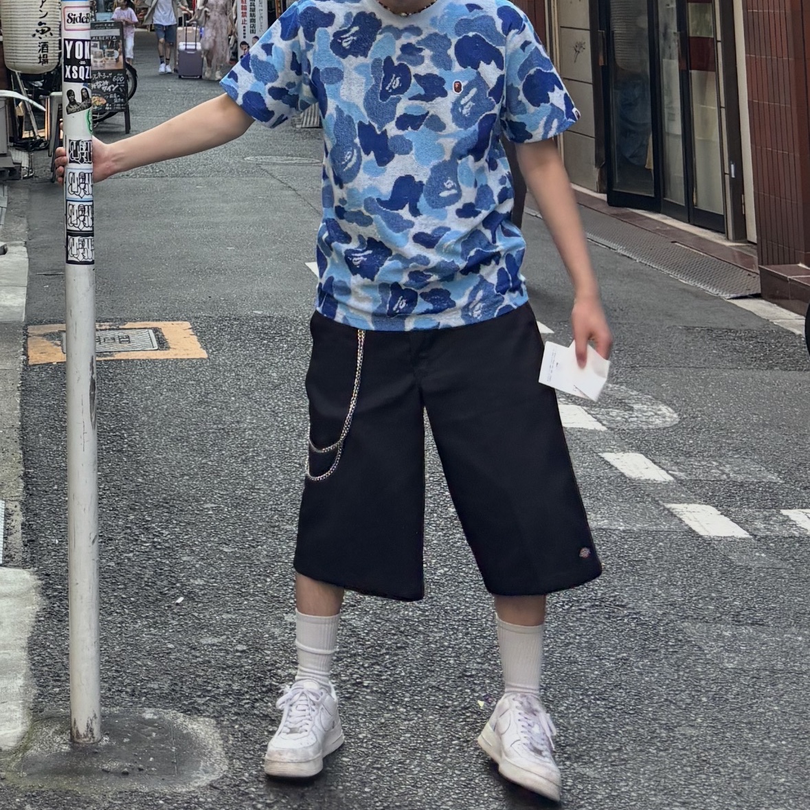 BAPE ABC Camo Pile Jacquard One Point T-Shirt Blue, Dickies Loose Fit 13 Inch Flat Front Work Shorts Black 착용 스타일