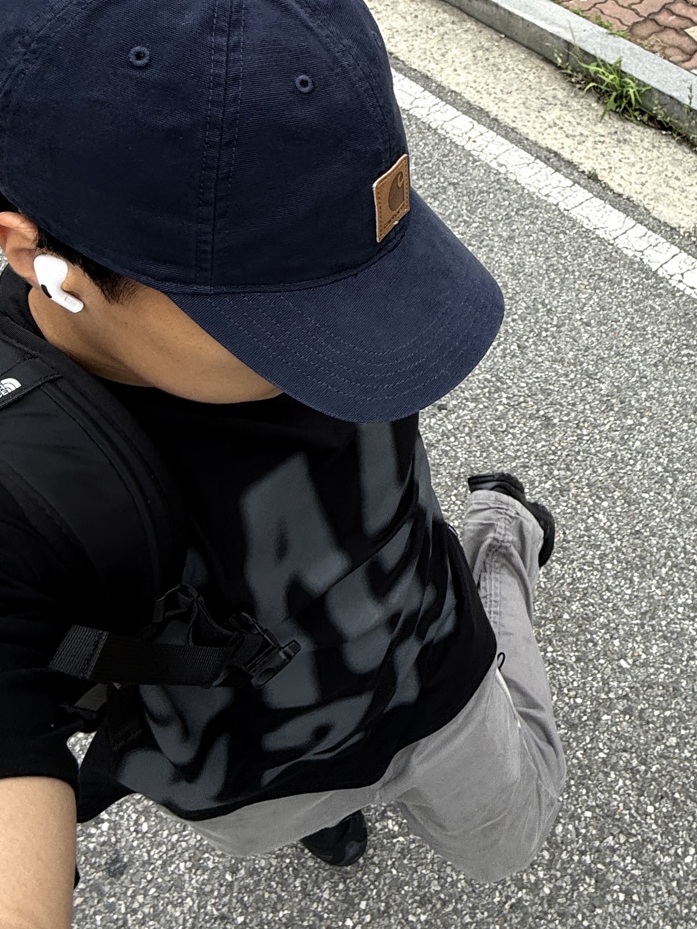 Carhartt Canvas Cap Navy, Salomon XA Pro 3D Black Magnet 착용 스타일 - 1