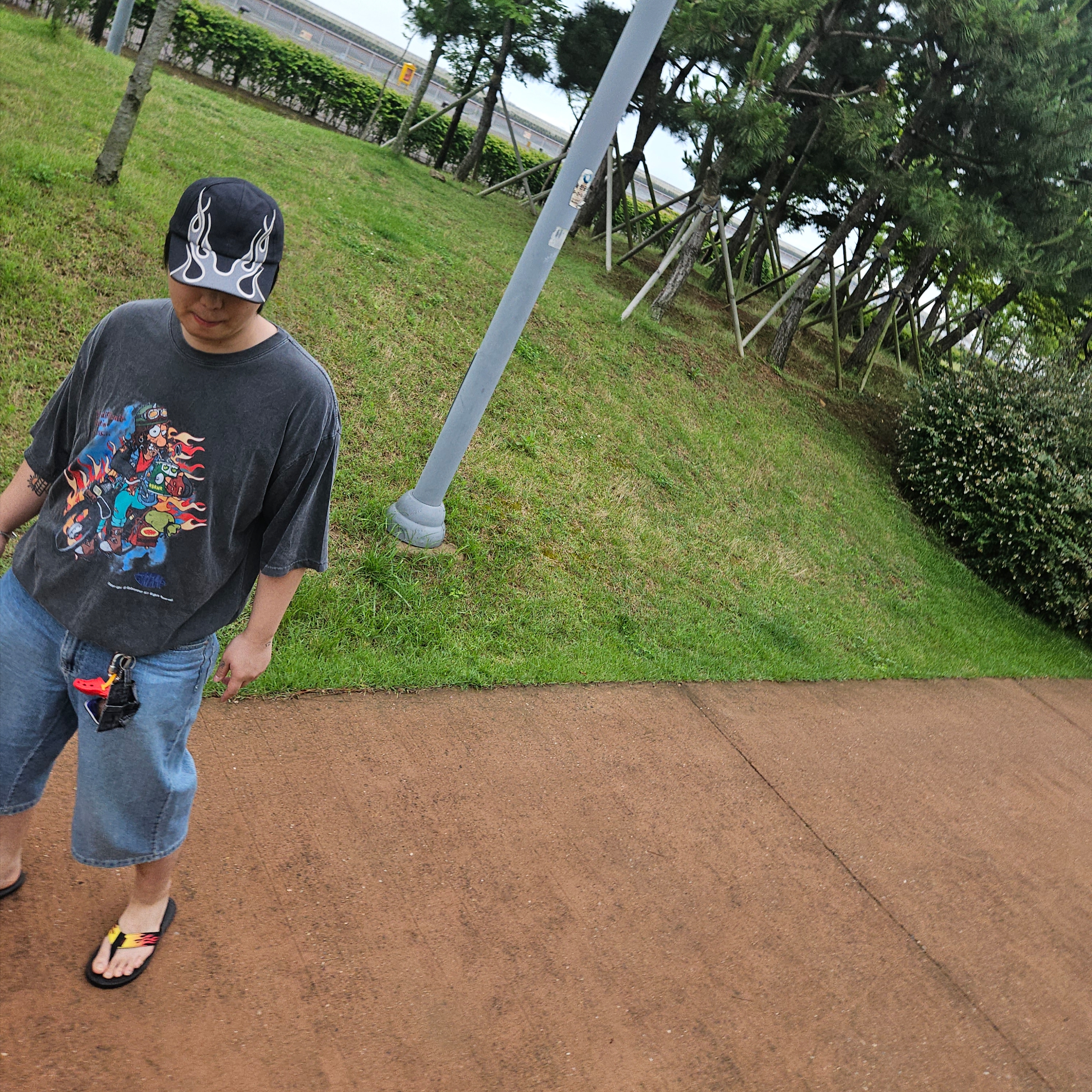 Yeezy Gap Engineered By Balenciaga Flame Cap Black 착용 스타일 - 3