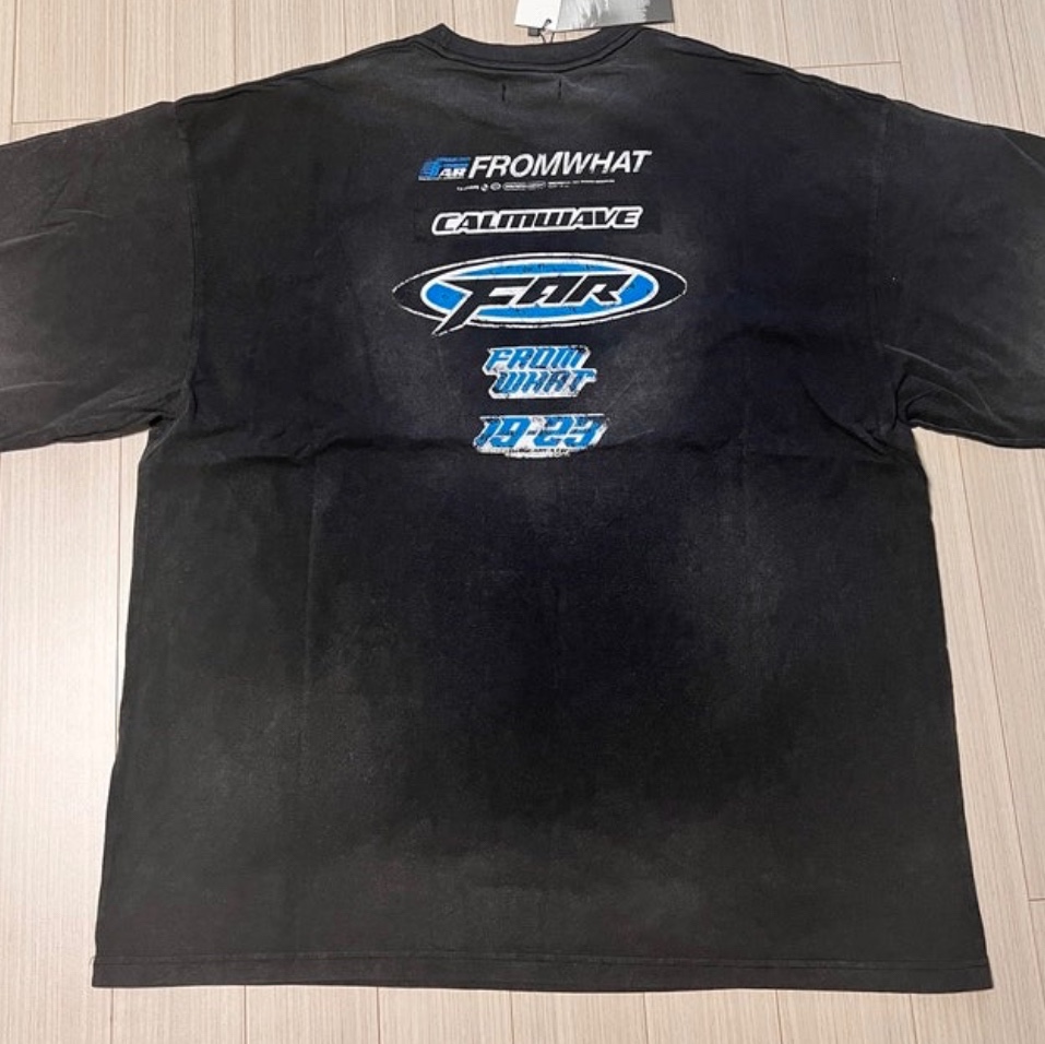 Farfromwhat Far Washed Logo T-Shirt Black 착용 스타일