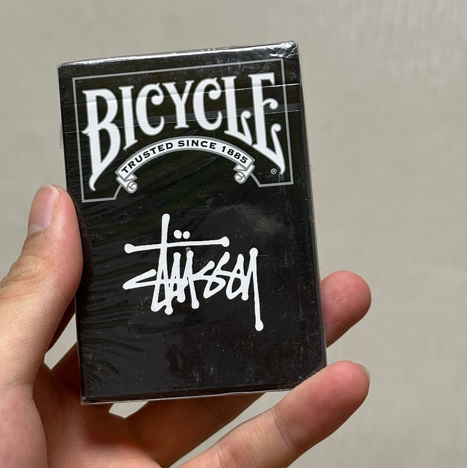 Stussy Playing Cards Black 착용 스타일