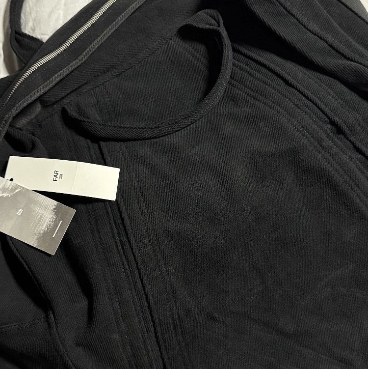 Farfromwhat Far Parachute Big Bag Black 착용 스타일