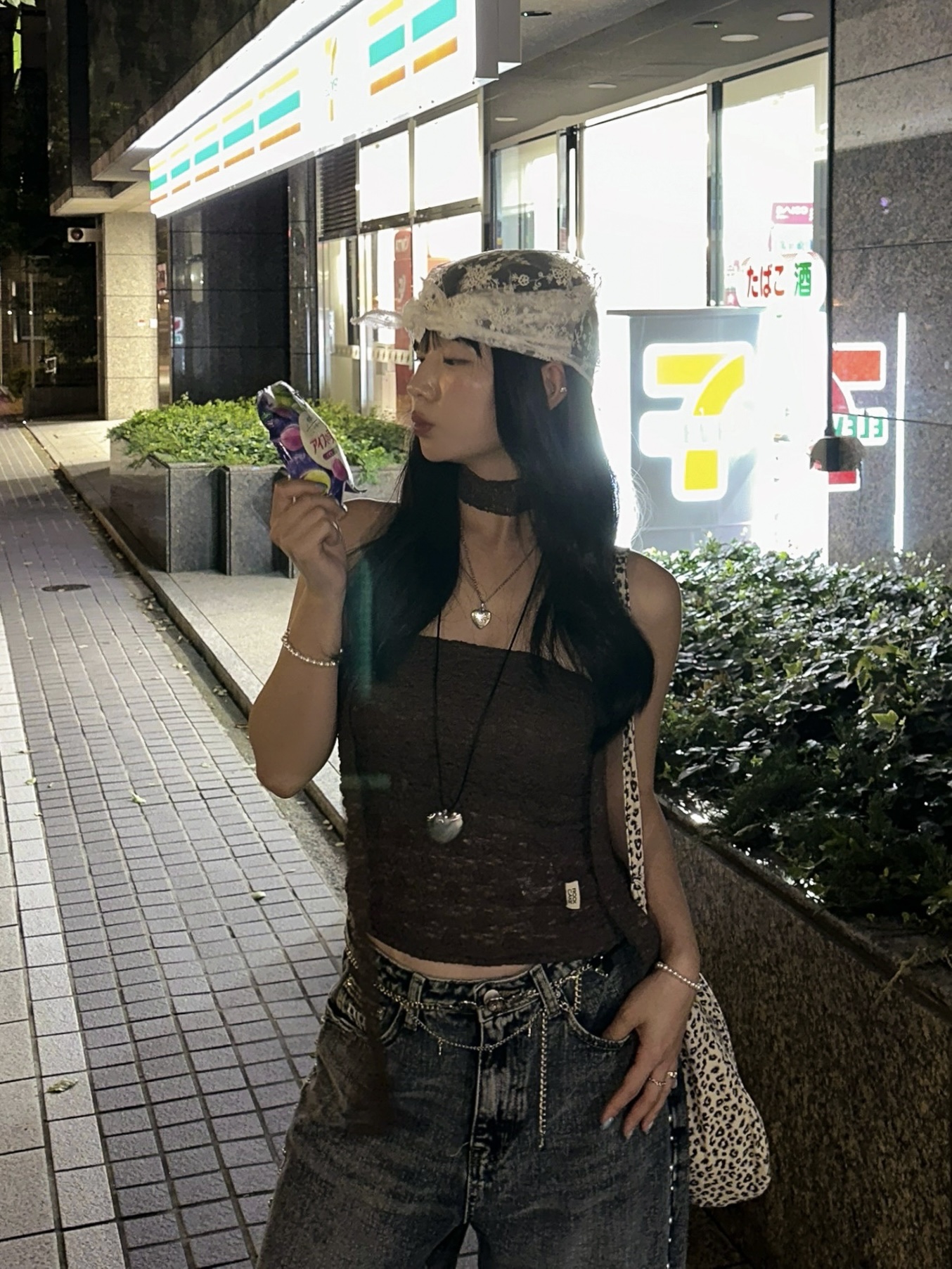 Emis Leopard Corduroy Eco Bag Cream 착용 스타일 - 2