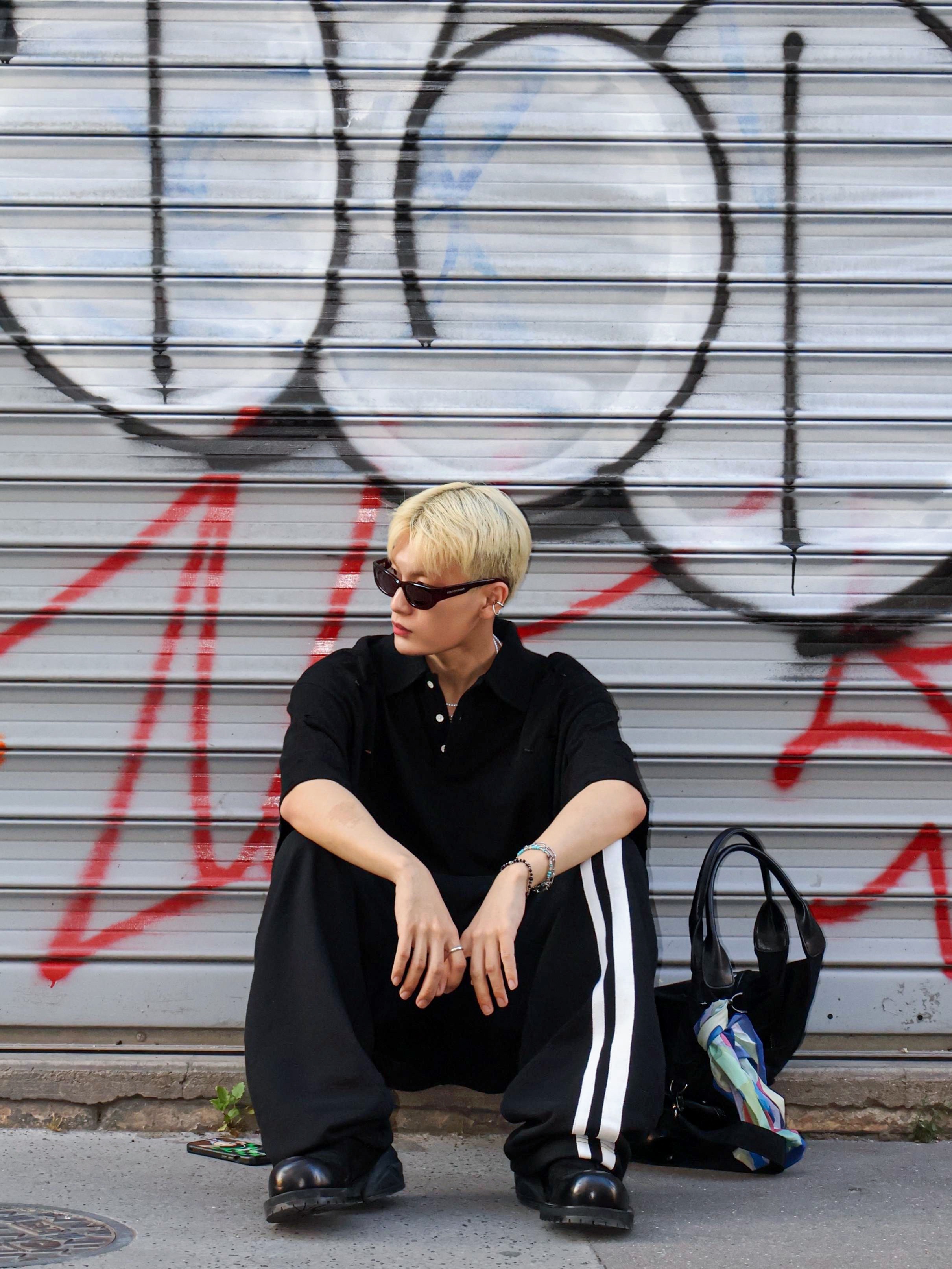 ROARINGRAD Destroyed PK T-shirt Black, ROARINGRAD Double Waist Sweat Pants Black 착용 스타일 - 3