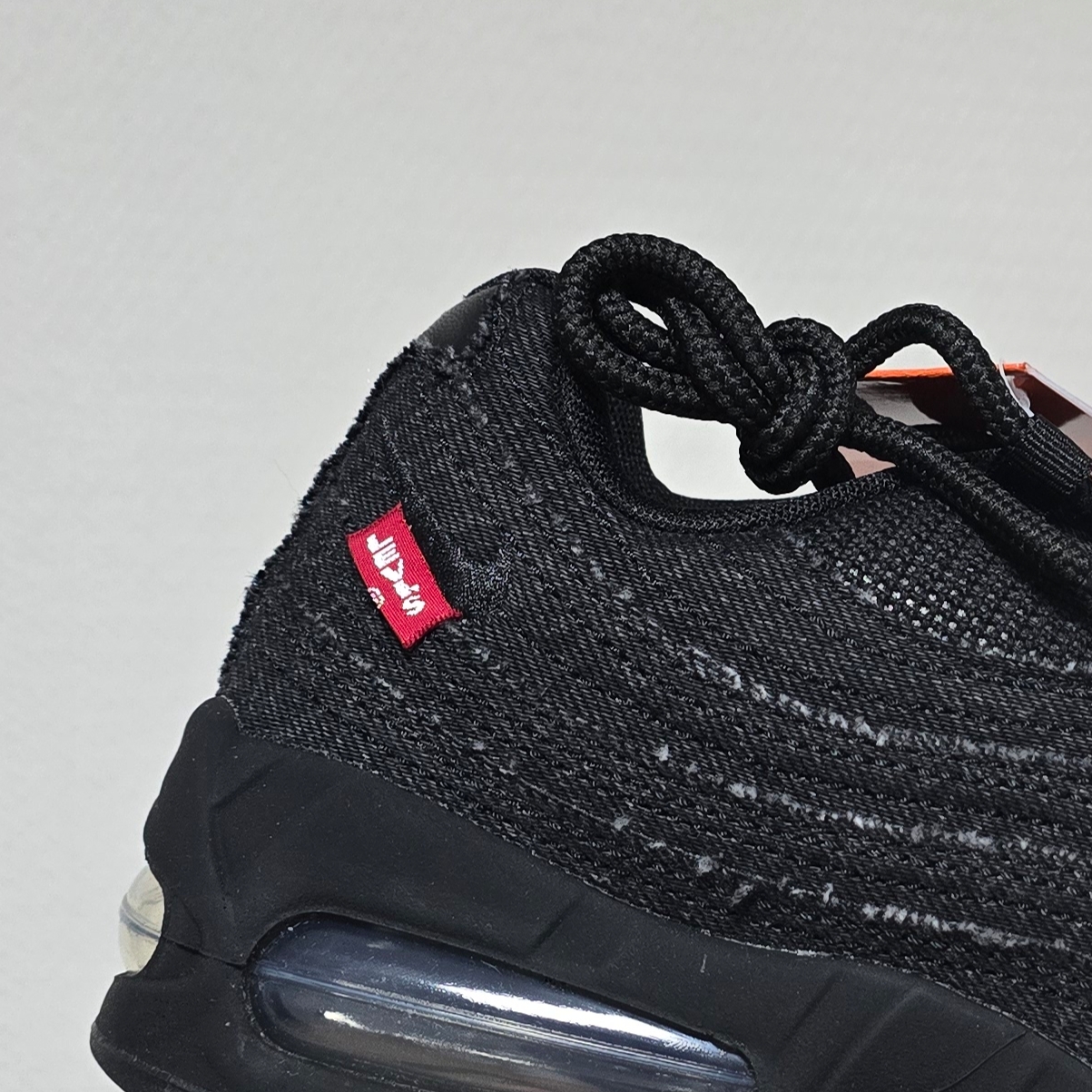 Nike x Levi's Air Max 95 Black 착용 스타일