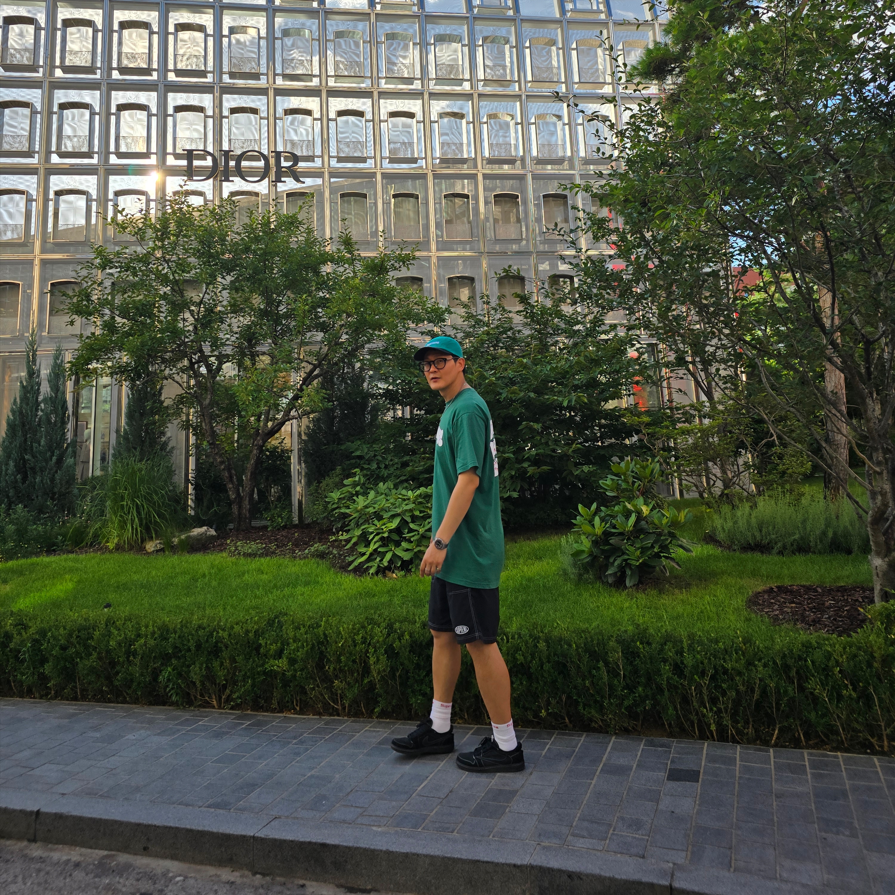 Supreme x Homerun T-Shirt Light Pine - 25SS, Supreme Ventile Camp Cap Green - 25SS 착용 스타일 - 1