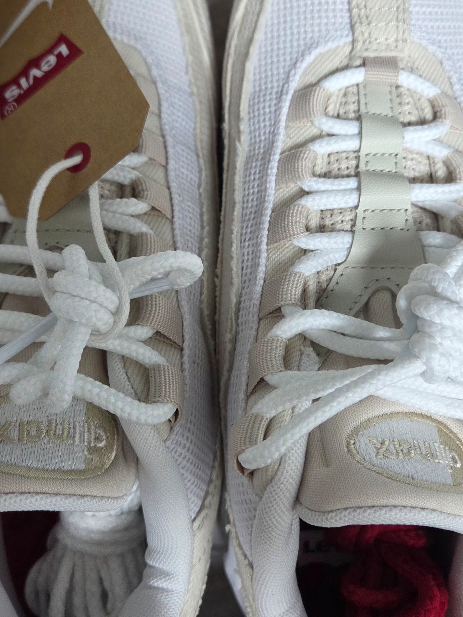Nike x Levi's Air Max 95 White and Ecru 착용 스타일