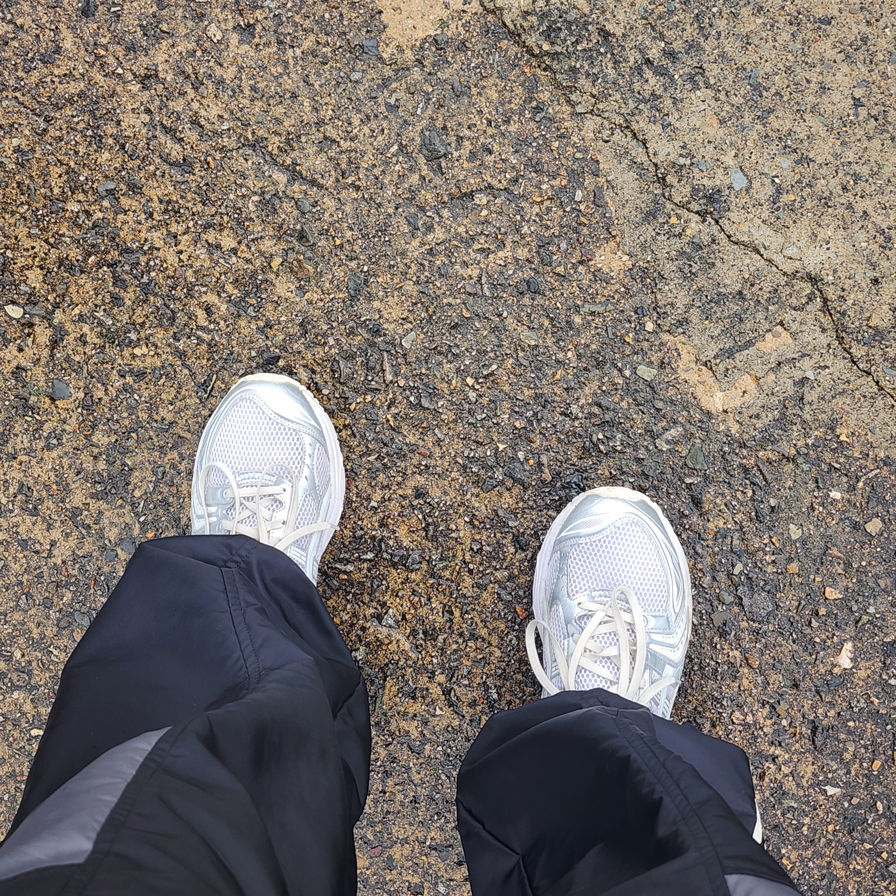 Asics x JJJJound Gel-Kayano 14 Silver White 착용 스타일